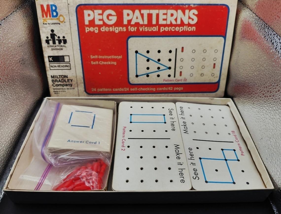 Vintage 1971 Milton Bradley Peg Patterns Educational Game Complete 8526