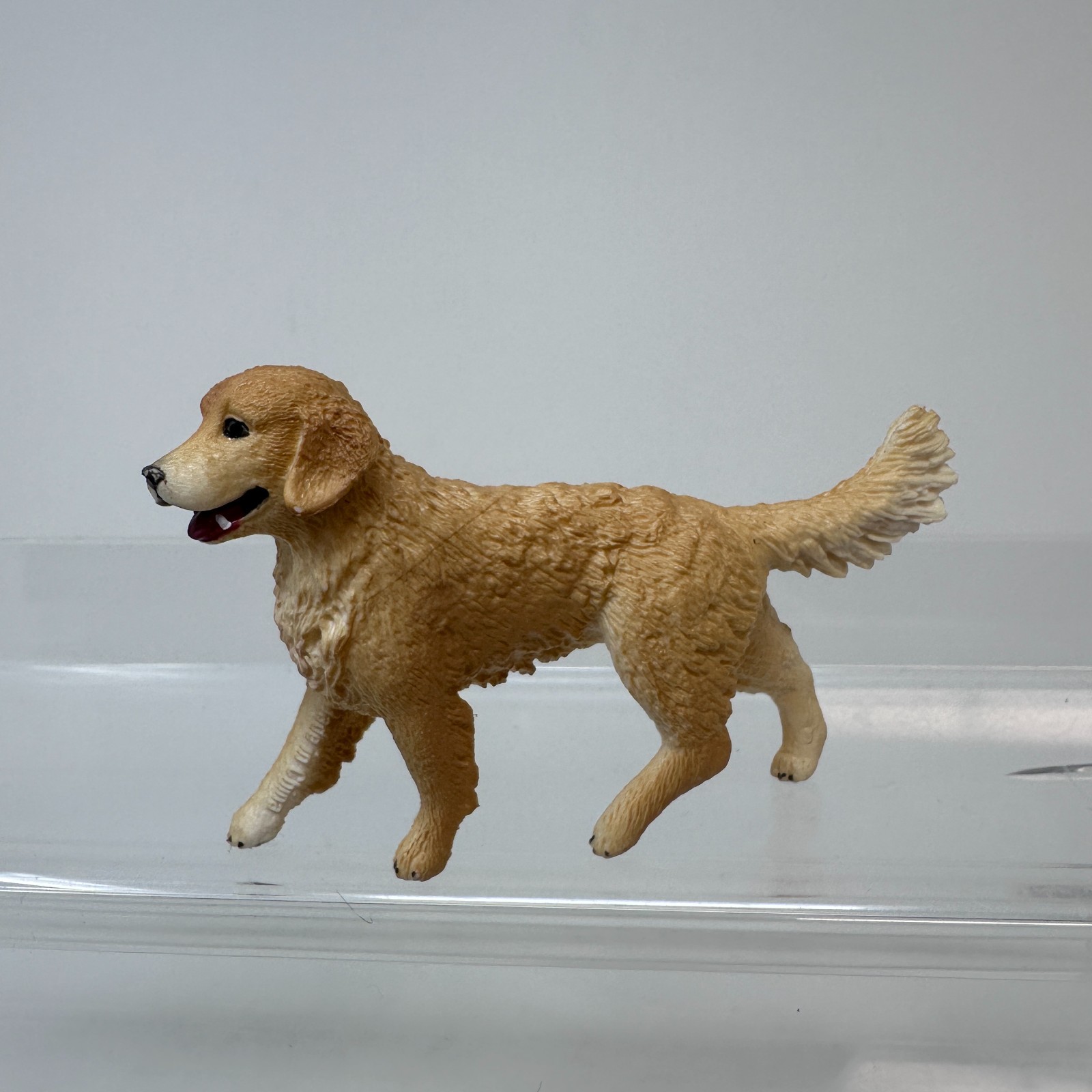 Schleich Golden Retreiver Figure Adult Dog Animal Toy Pet Figurine 3″ 2013