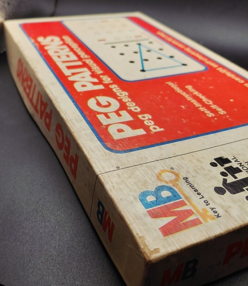 Vintage 1971 Milton Bradley Peg Patterns Educational Game Complete 8526
