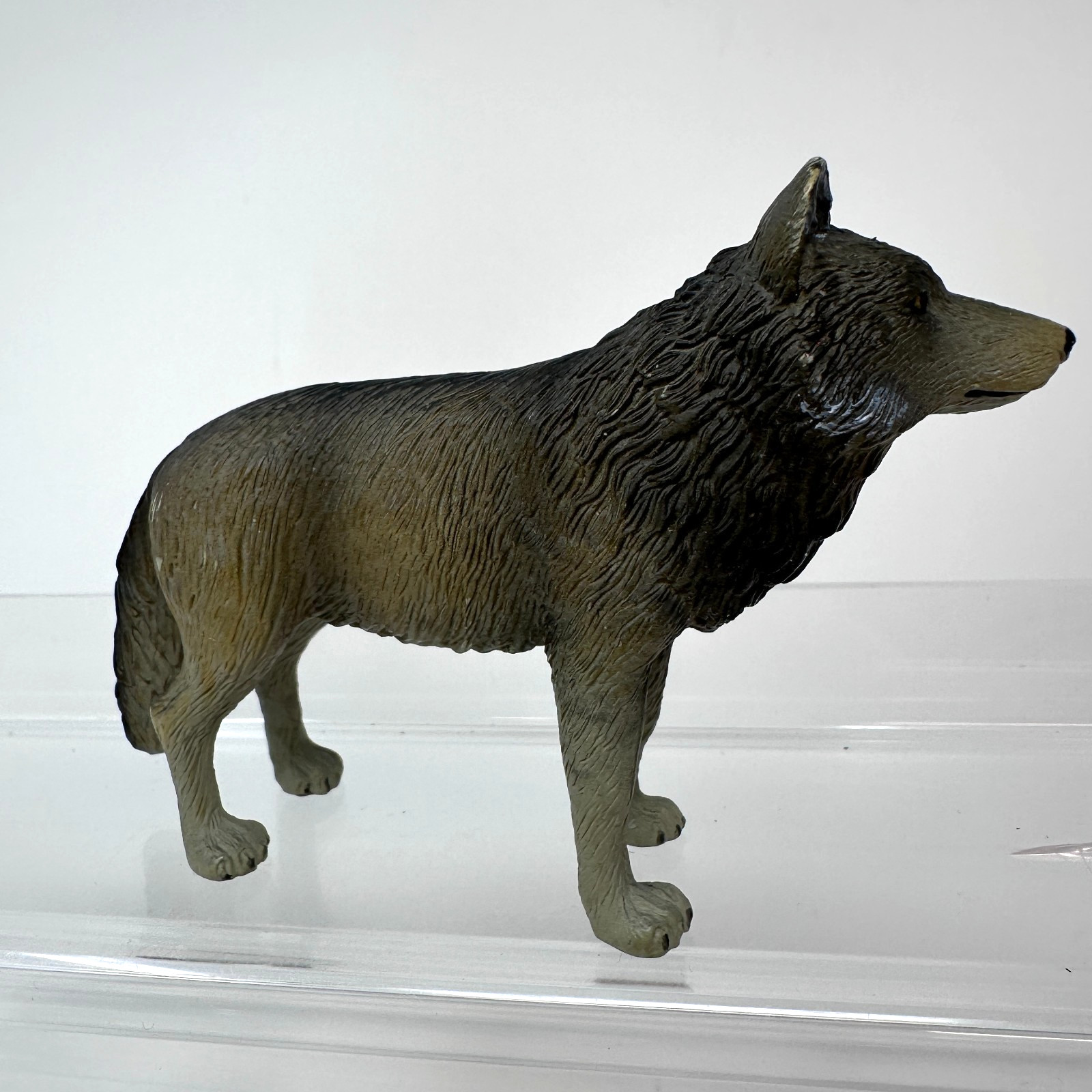 Mojo Timber Wolf Figure Gray Wildlife Jungle Zoo Wild Dog Animal 3.5″ 2010