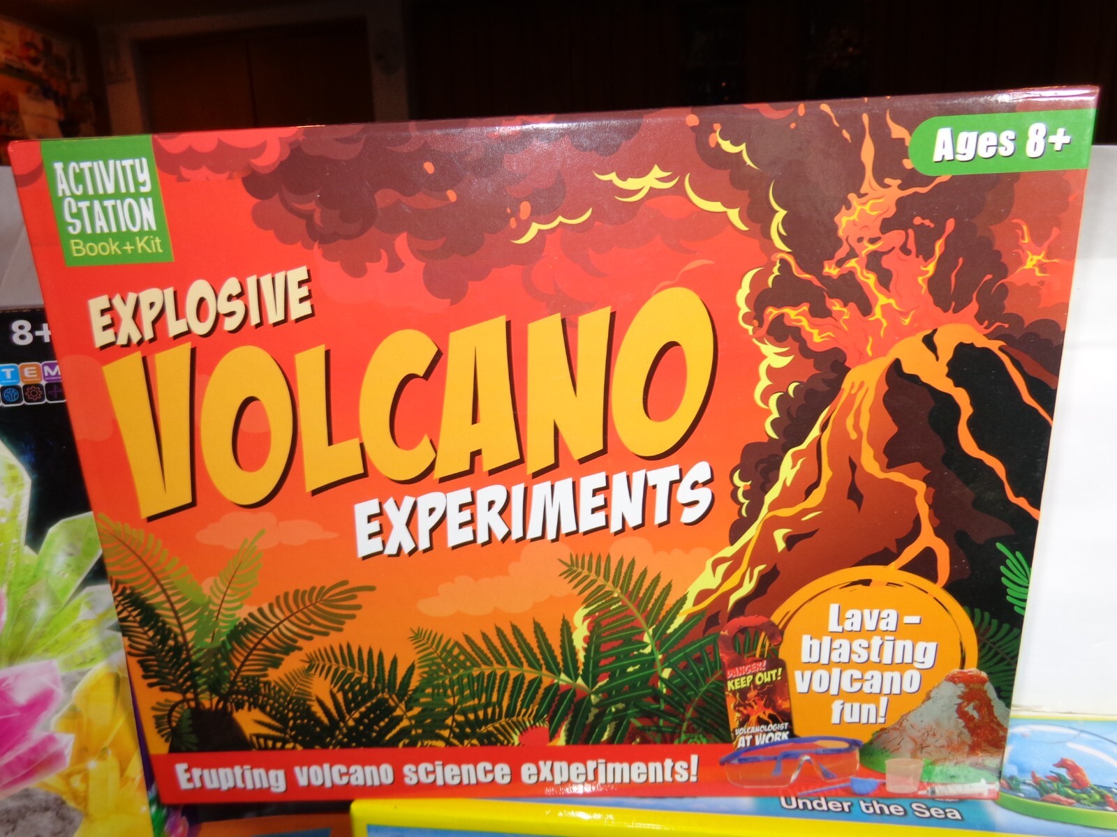 5 PIECE UNUSED CHEMISTRY-SCIENCE-CREATIVITY PLAY SETS ALL NEVER USED NICE – L253