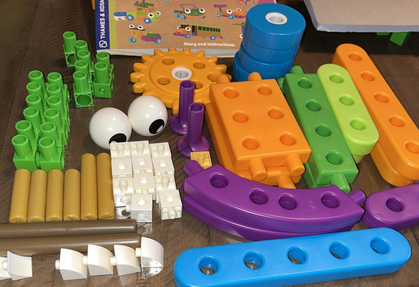 100+ Piece Thames & Kosmos Kids First Automobile Engineer Kit w Storybook **