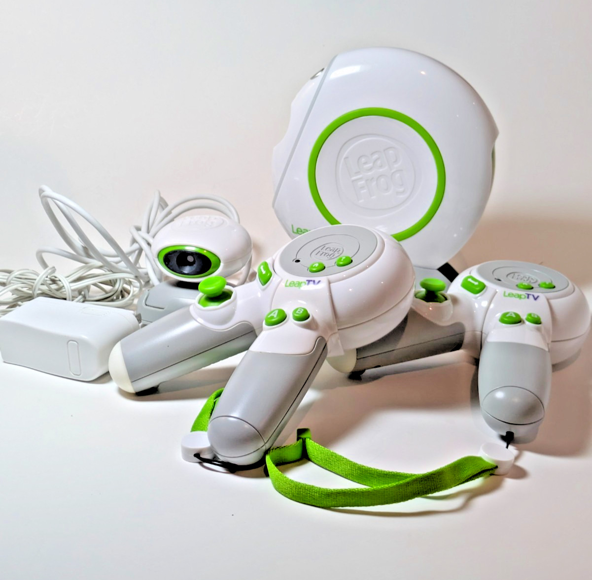 LeapTV Game Console Kids LeapFrog Educational Bundle 2 Controllers Camera Tested