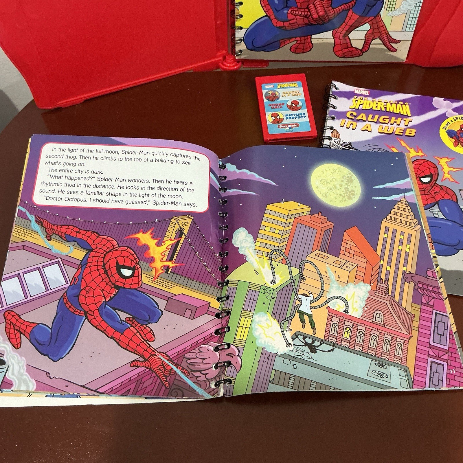 Vintage STORY READER with Three Spider Man Books & Cartridge Read Along Untested