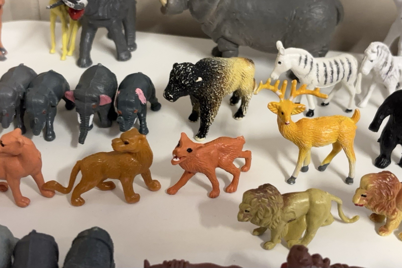 Huge VTG Lot Of Miniature Toy Plastic Safari Animal Figures 83 Pieces Unbranded