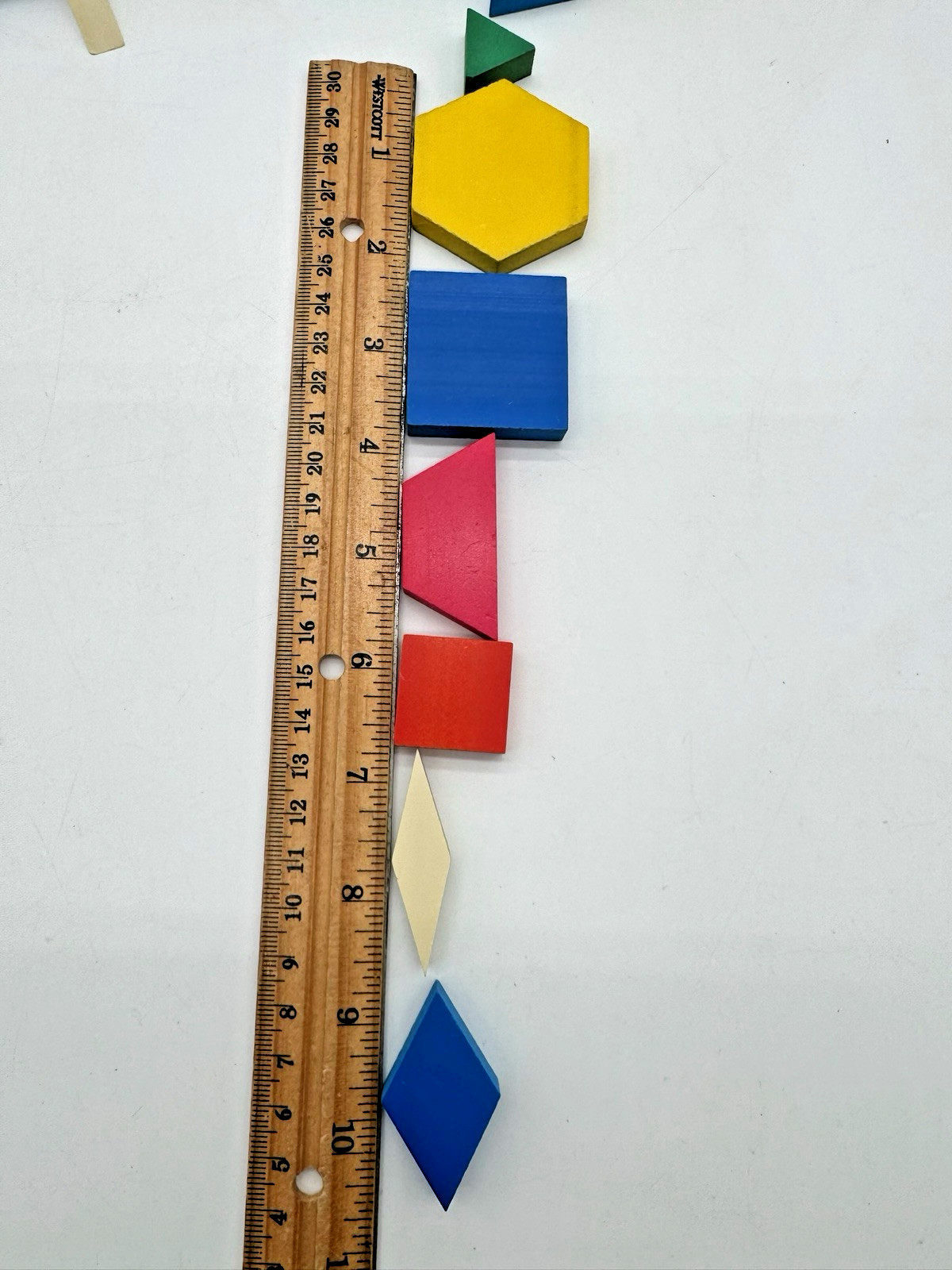 LOT 691 Pcs Geometric Shapes Educational Building Wood & Plastic Pattern Blocks