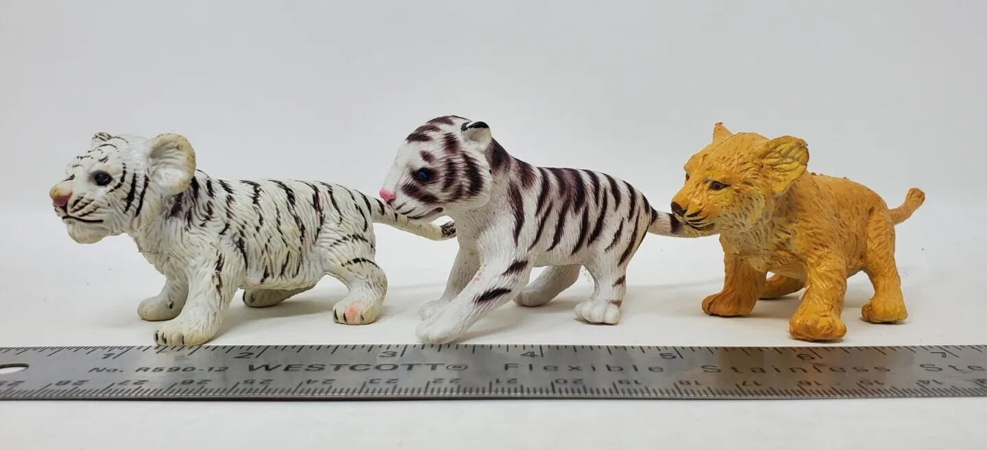 Mixed Lot Of Lion & White Tiger Cub Animal Figures 4″w/tails Realistic