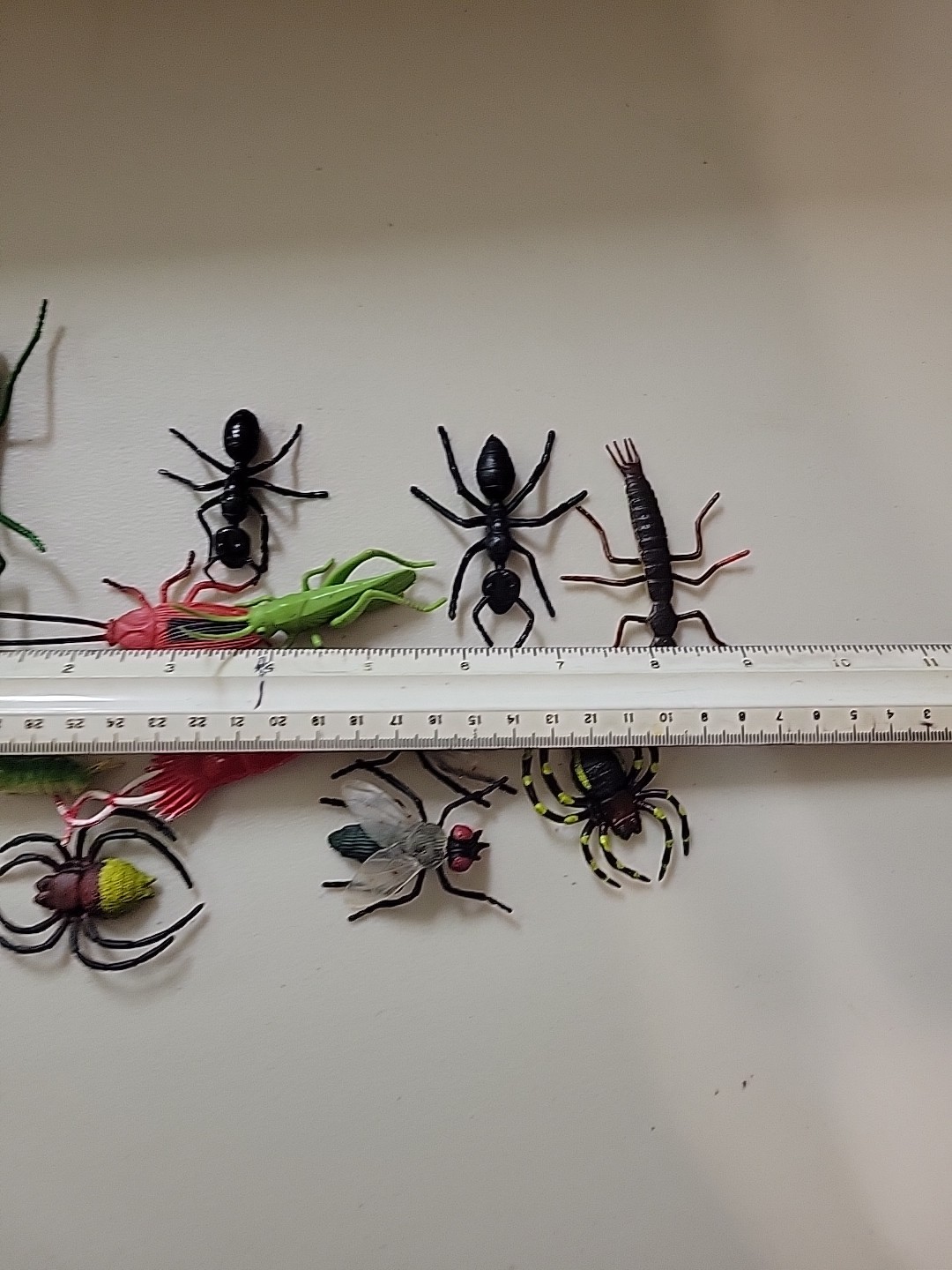 Mixed Lot of Rubber Plastic Spider fly ant Insects Bugs Toy Figures