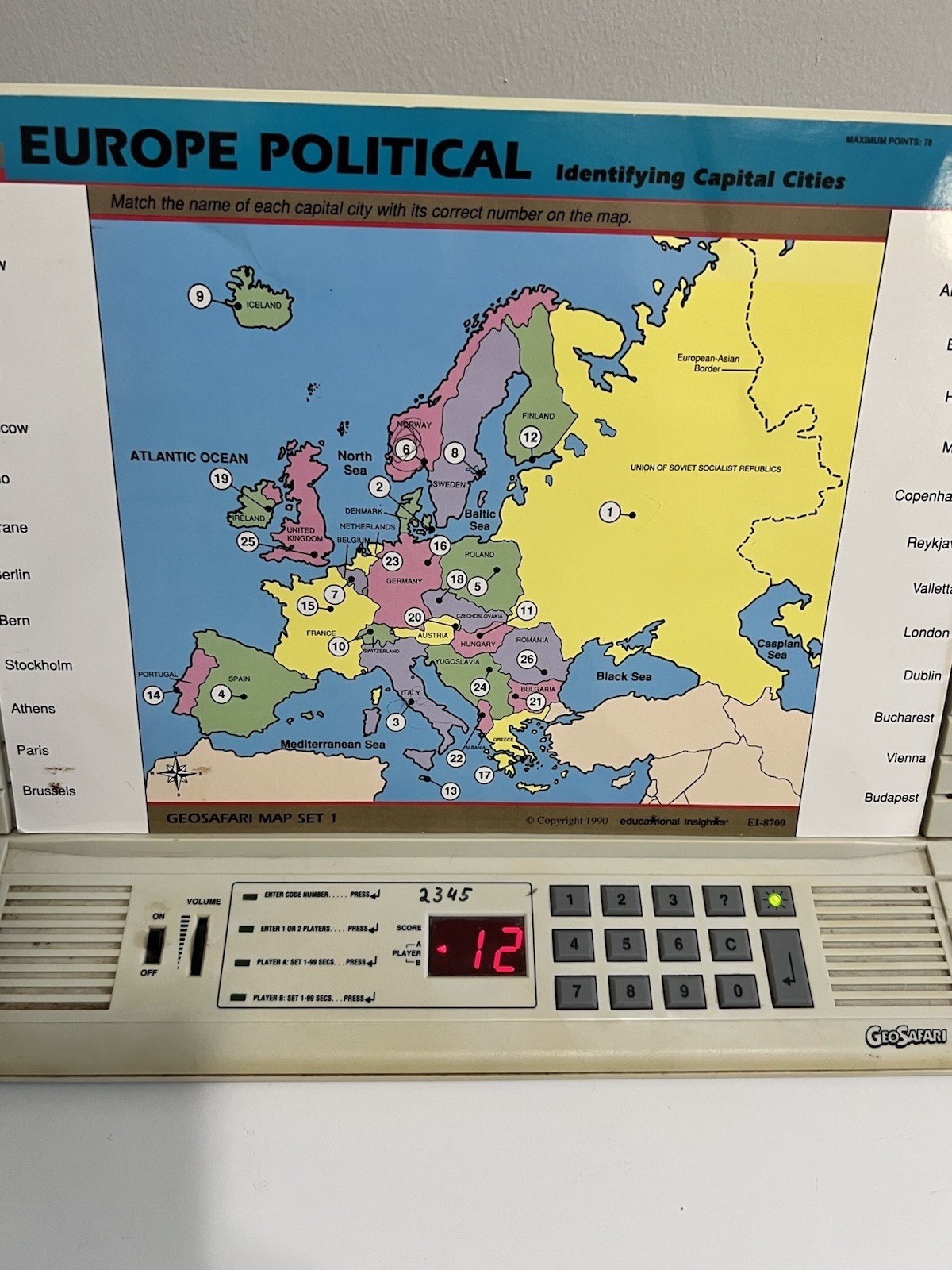 GeoSafari EI-8700 Electronic Learning Game – Working – 31 Cards Included