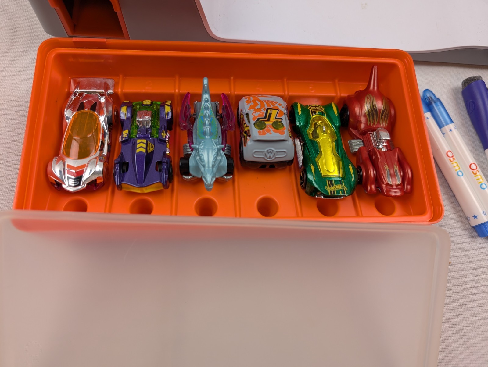 Osmo -Hot Wheels Mindracers Game 6 Cars/Base/Pad/instructions NO TOKENS