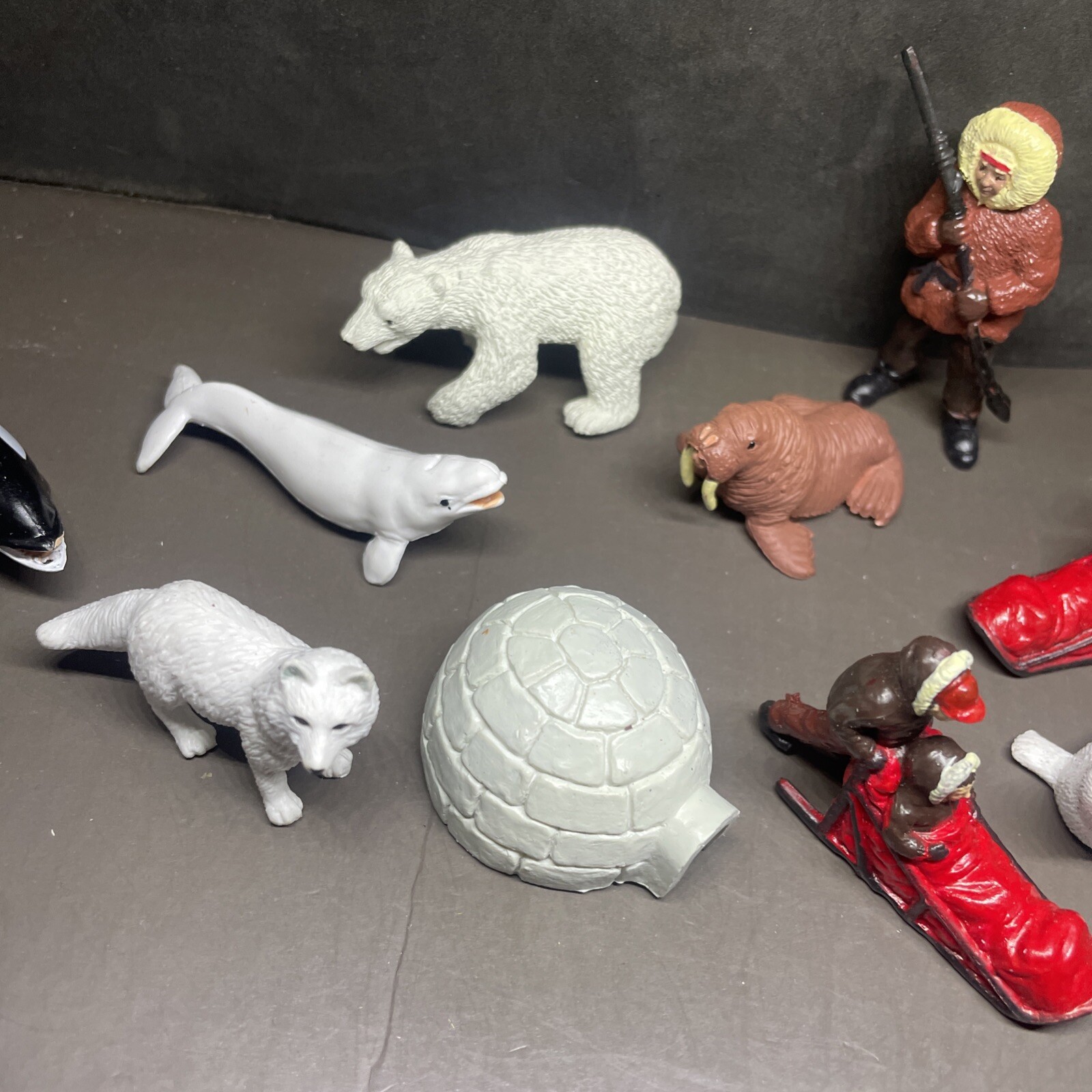 Safari Good luck minis Arctic Fun Pack – bobsled RARE w igloo