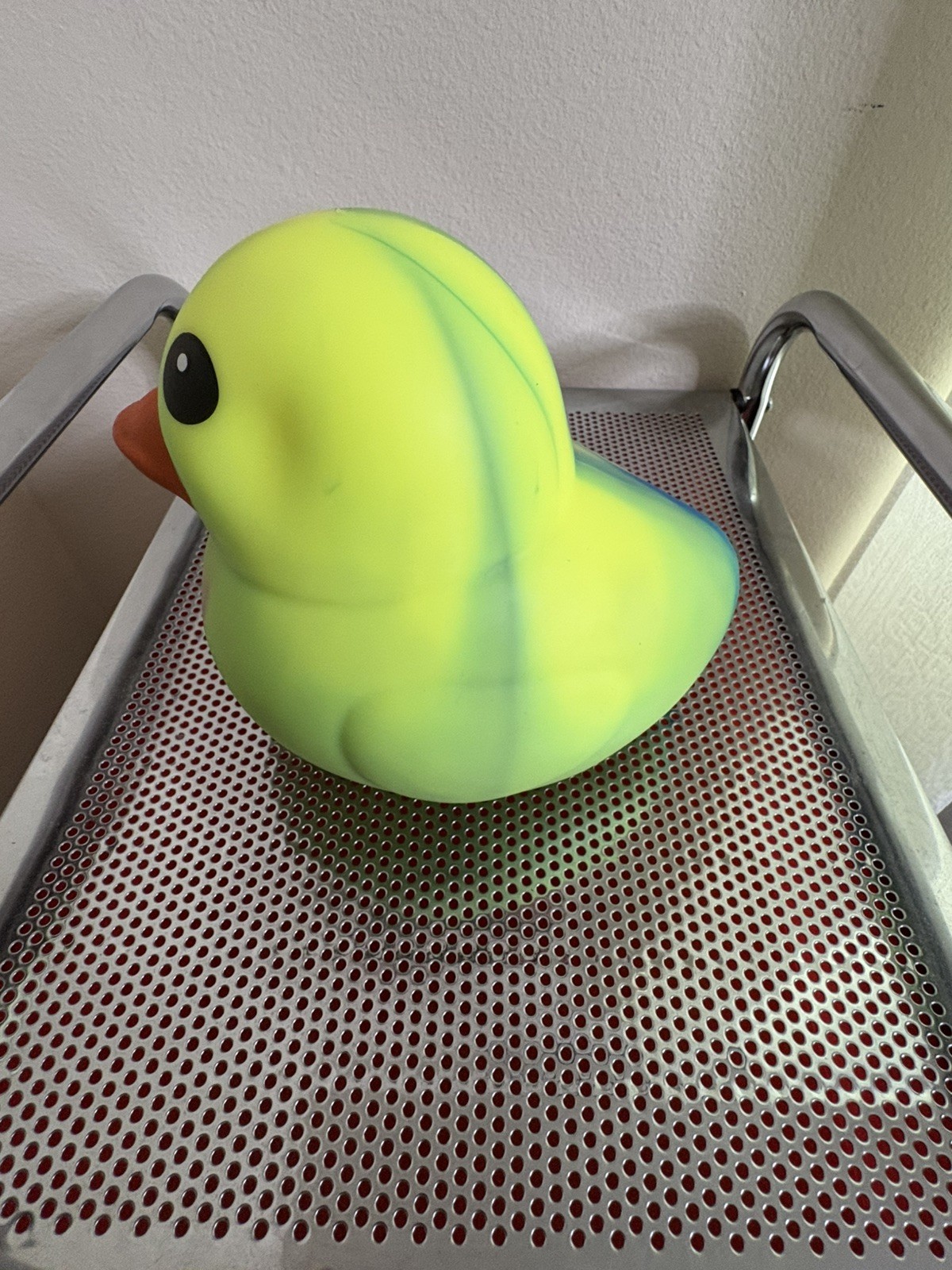 New Sunny Days Viral Jumbo Squeeezy Rainbow Tye Dye Duck Squish Toy Squeezy