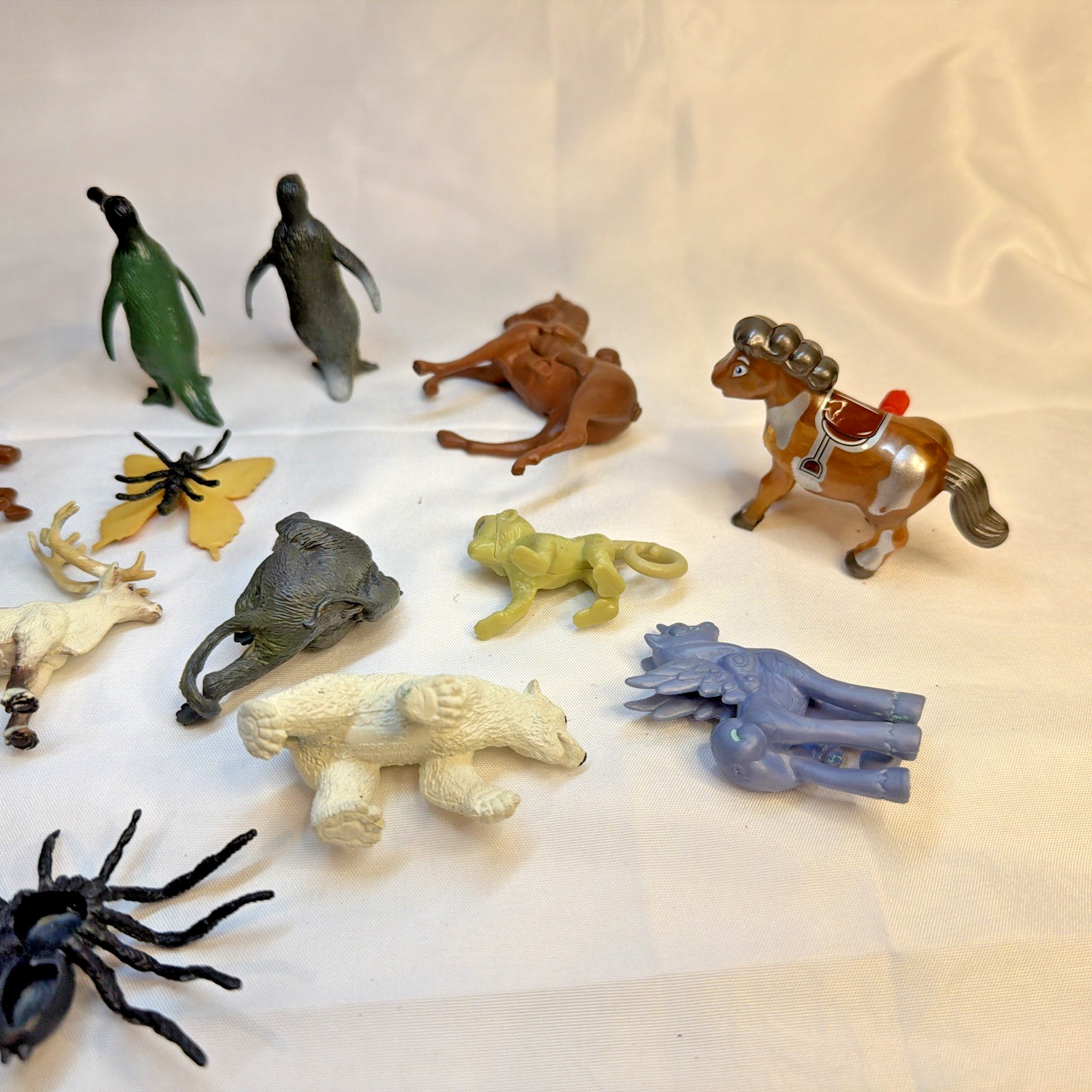 Lot Of 14 Assorted Plastic Diorama or Educational Toy Animals