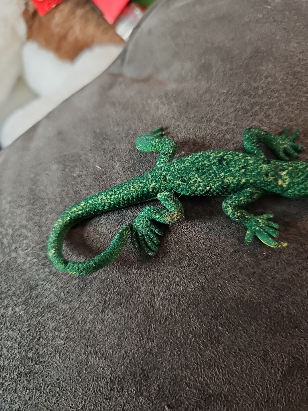 Unbranded Rubber Toy Lizard-4 Inches Damaged RL