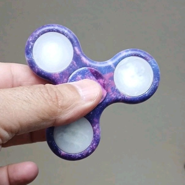 Purple and White Hand Spinner Fidget Toy for Ages 8-11, 12-16, 17 Years & Up
