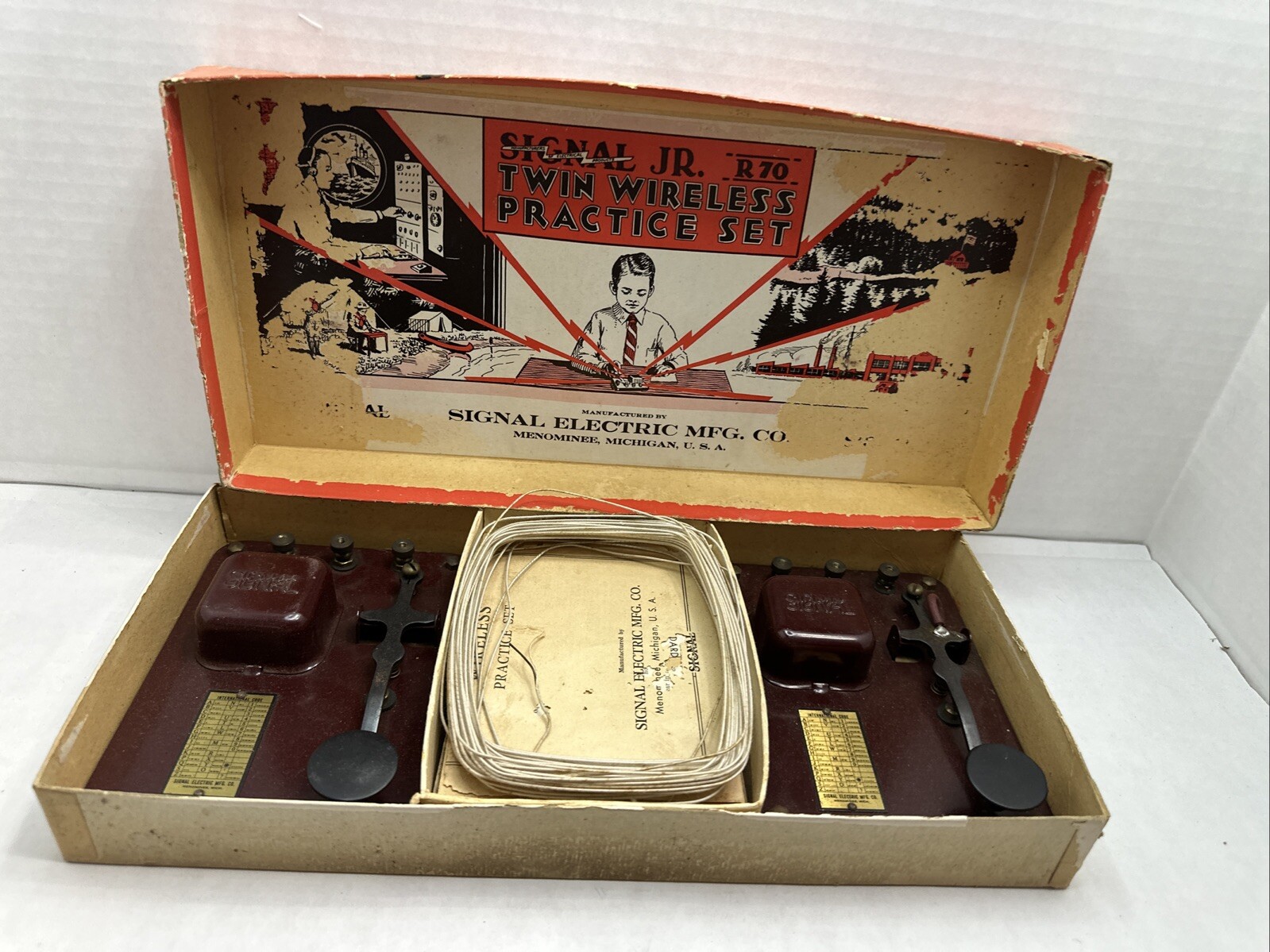 1930’s R-70 Model Signa Jr. Twin Wireless by Signal Electric Mfg. Co. Complete