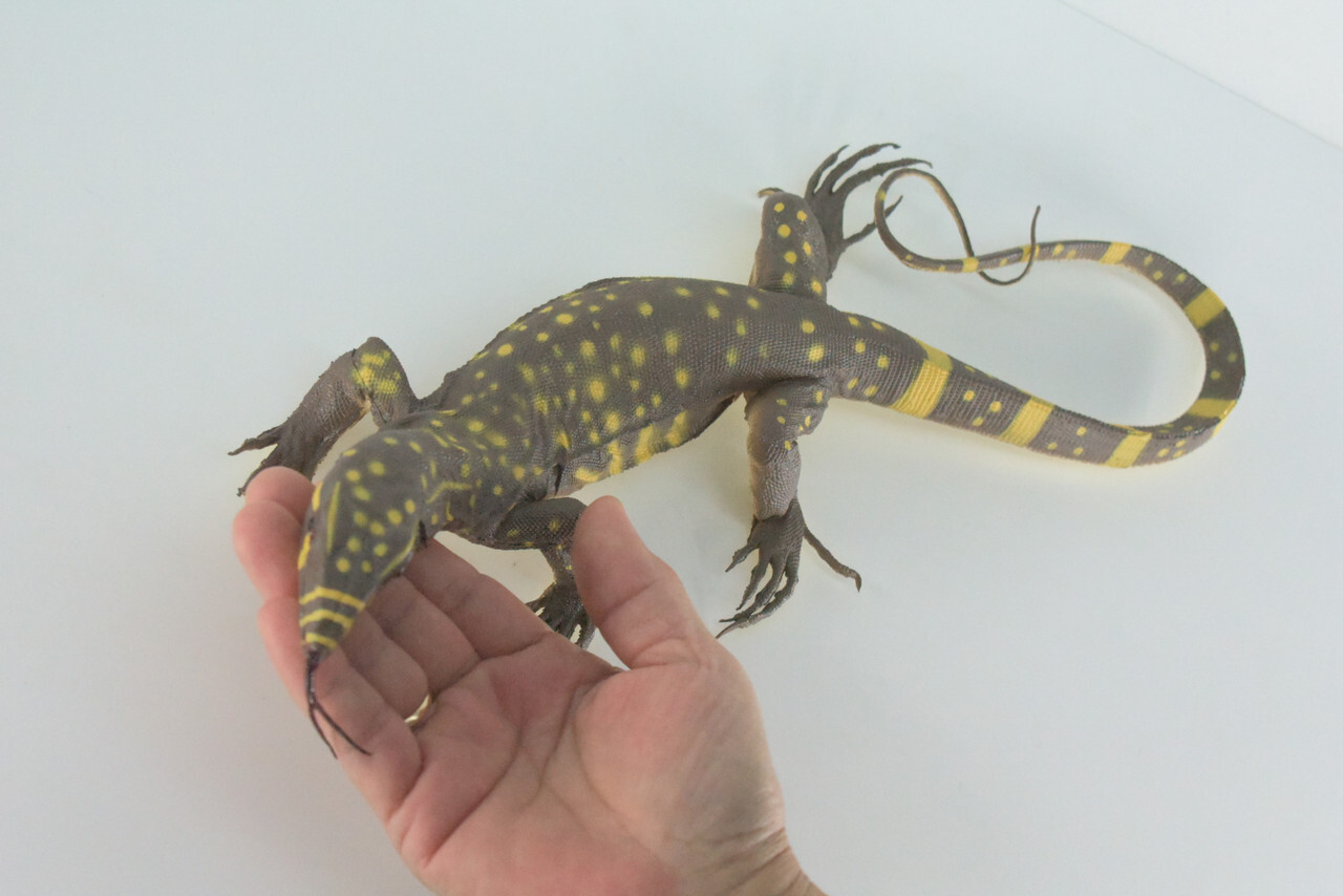 Realistic Monitor Lizard Toy Hard Rubber Lizard, Reptile, Model, 13″ IM20 B656