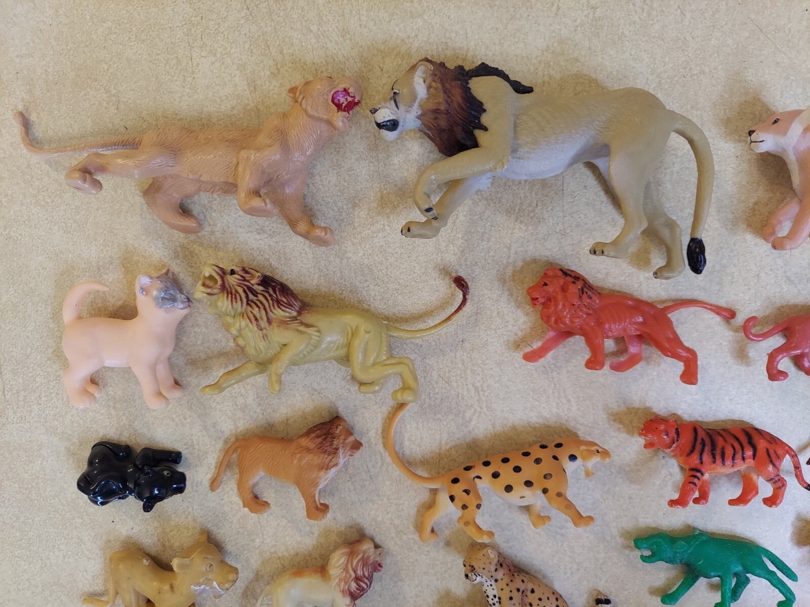 Mixed Lot of 30 Tiger Lion Leopard Cat Animal Figures Educational Toys