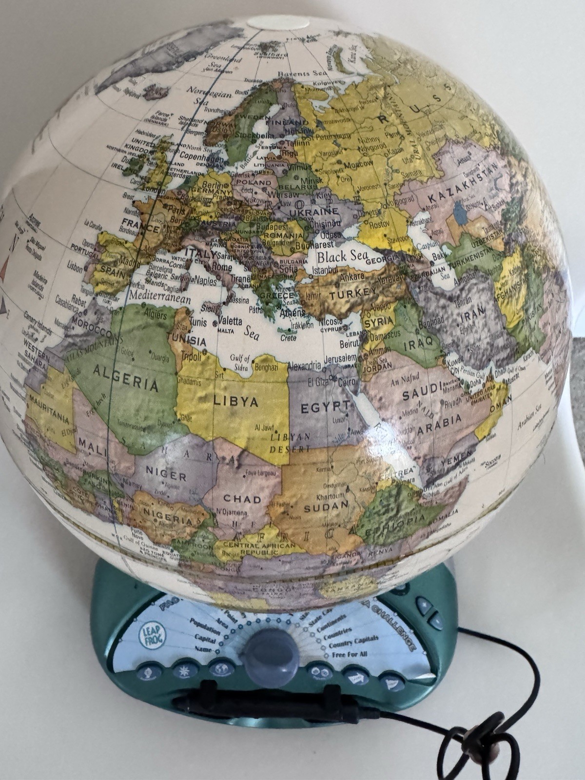 Leap Frog Interactive Talking Smart Globe Eureka Challenge Geography Game Works