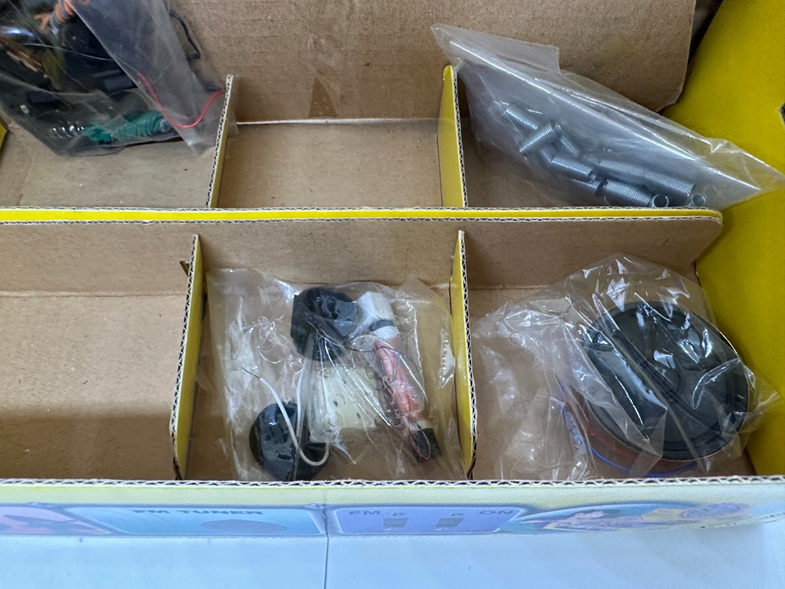 Radio Shack AM/FM Radio Building Kit Unbuilt By Tandy Corp 28-179 NEW (READ)