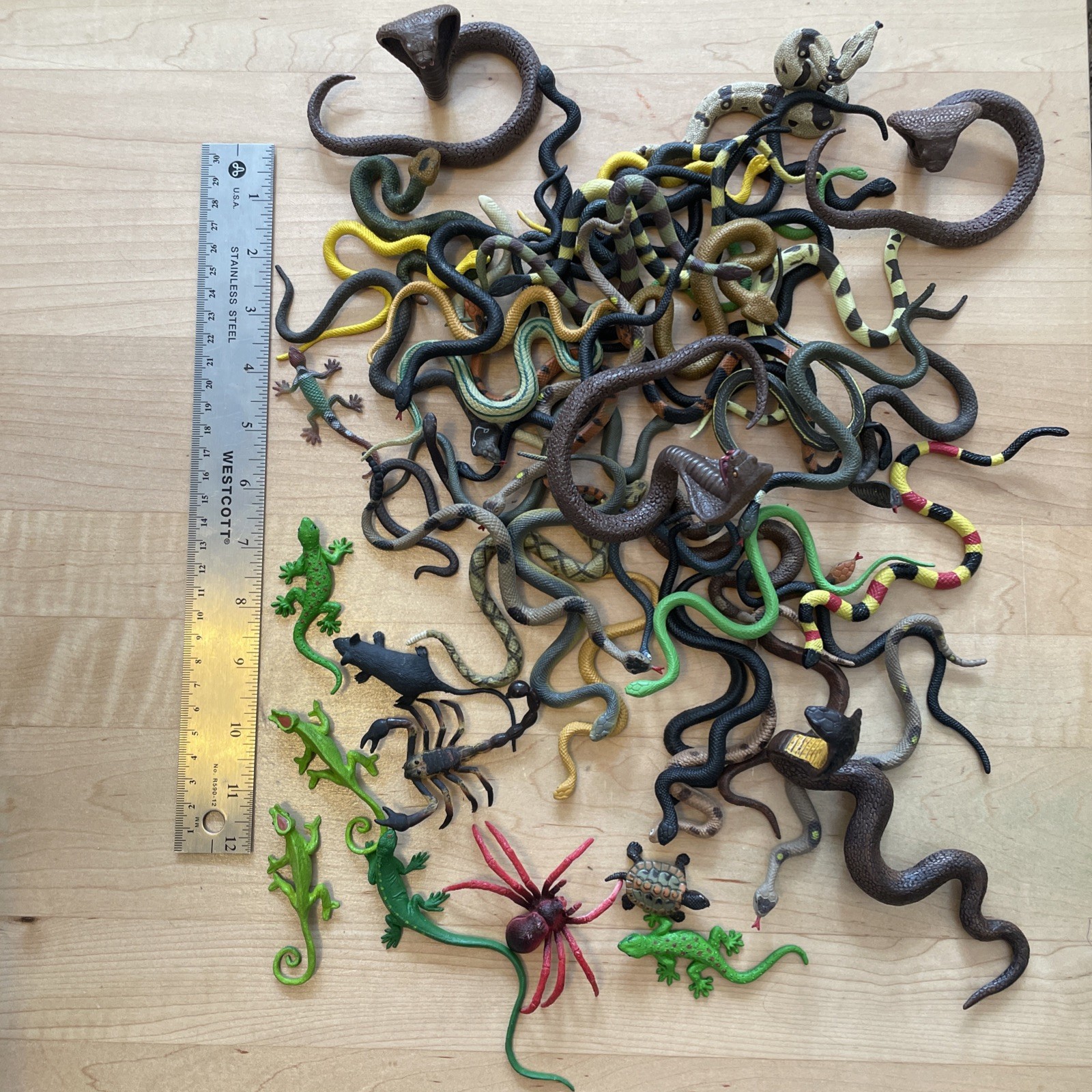 Mixed Lot of 48 Plastic Snakes-6 Lizards-1 Turtle-1 Scorpion-1 Mouse & 1 Spider
