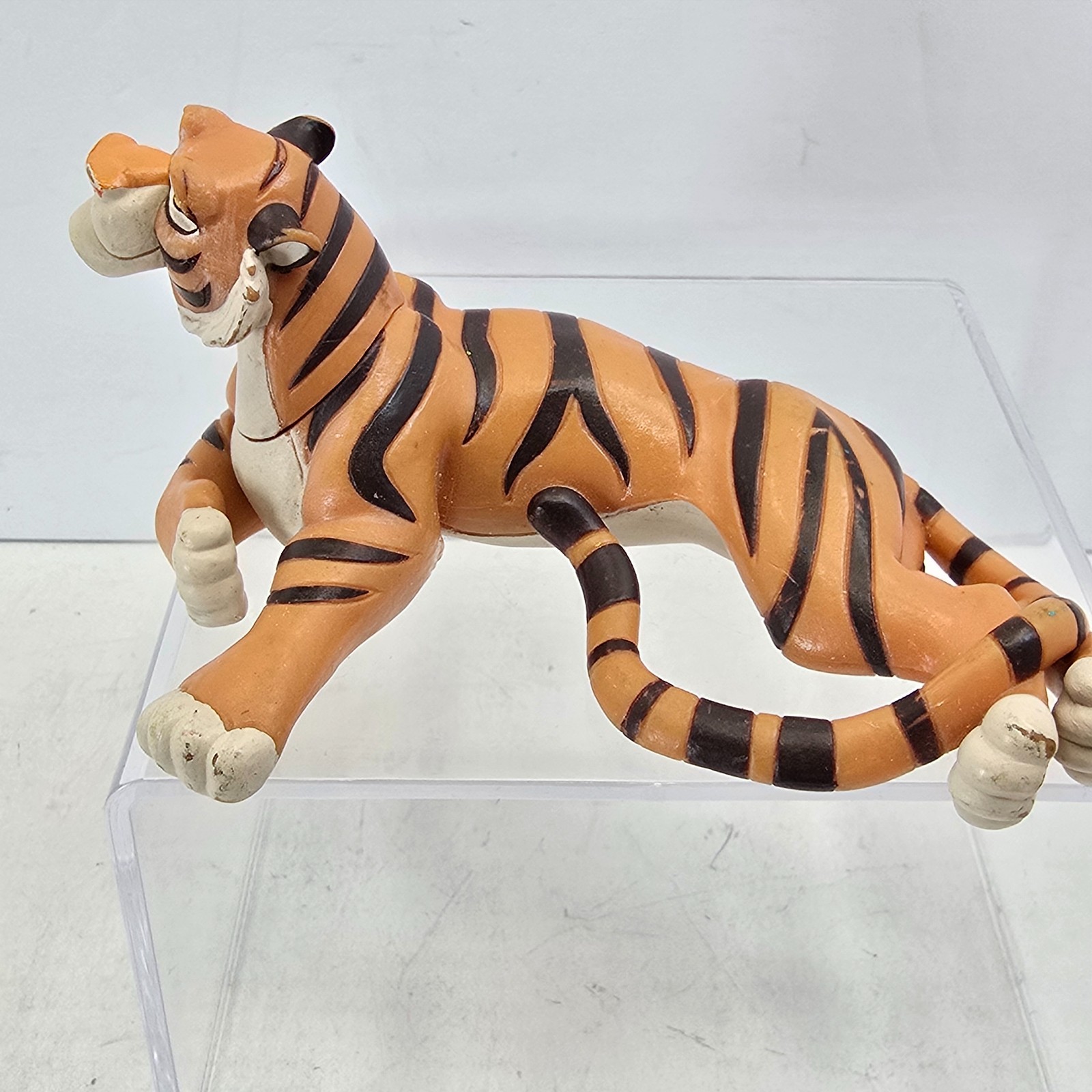 Disney Store Aladdin Jasmine’s Tiger Rajah PVC Figure Laying Down 4″ Toys Cat