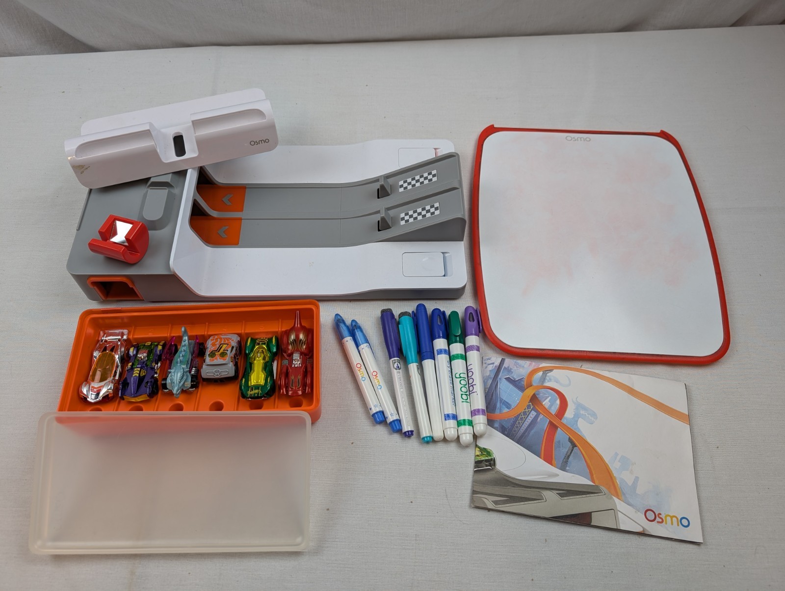 Osmo -Hot Wheels Mindracers Game 6 Cars/Base/Pad/instructions NO TOKENS