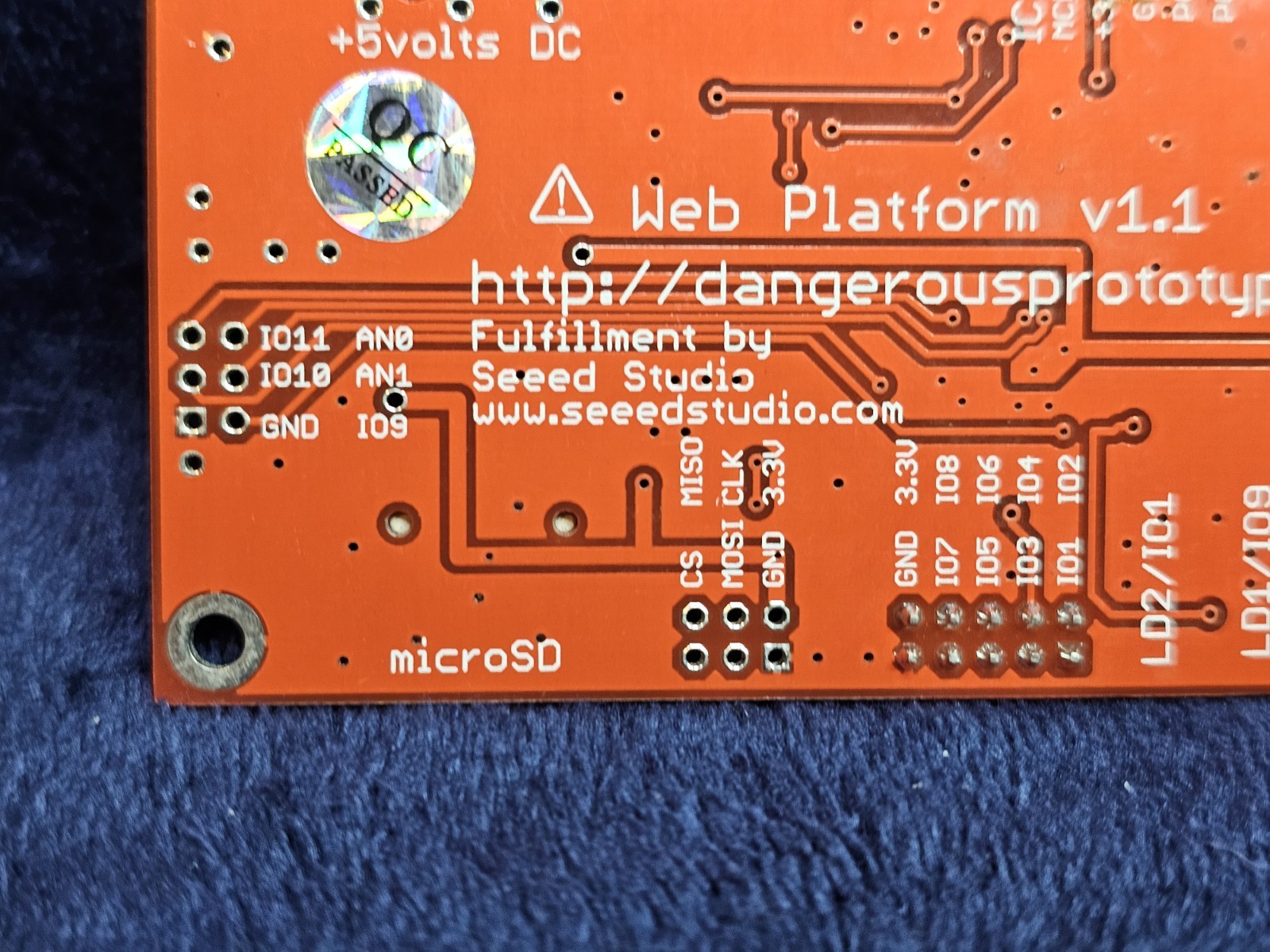 Dangerous Prototypes Web Platform 1.1 Seeed Studio
