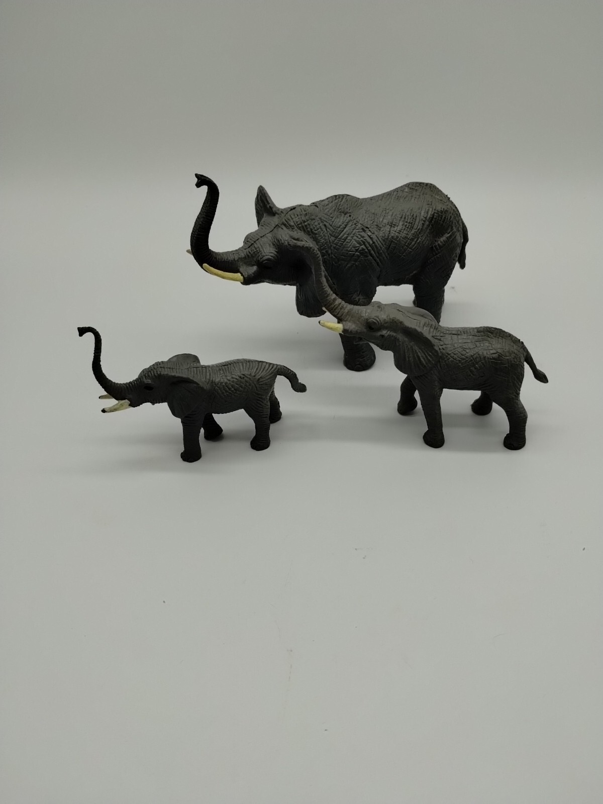Vintage Lot Of 3 Plastic Toy Elephants 1998 China Safari 2.5, 3.5 And 4 Inches