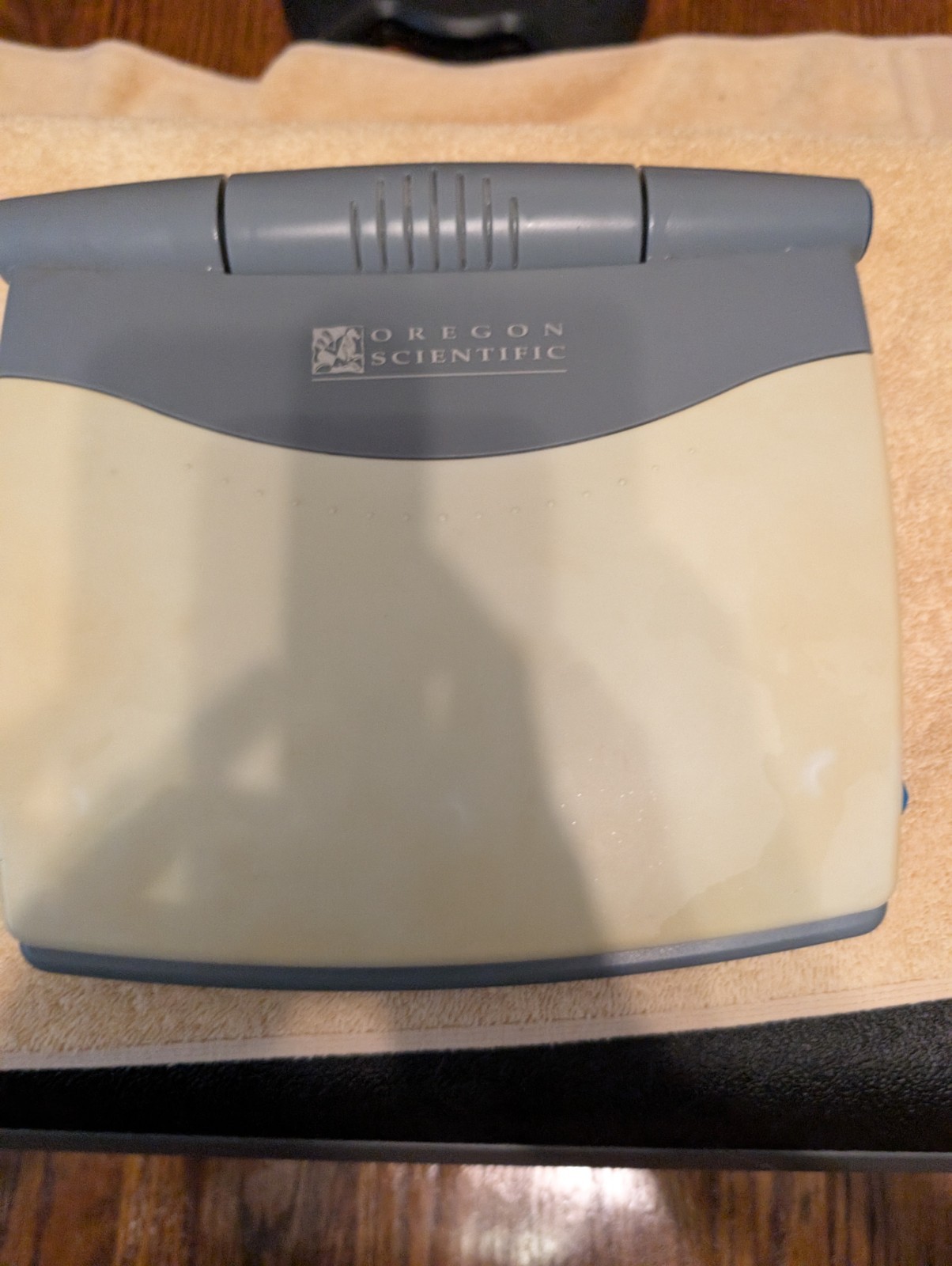 Oregon Scientific Vintage Accelerator Cyber Station Talking Lap Top 10″ x 9 x 2″