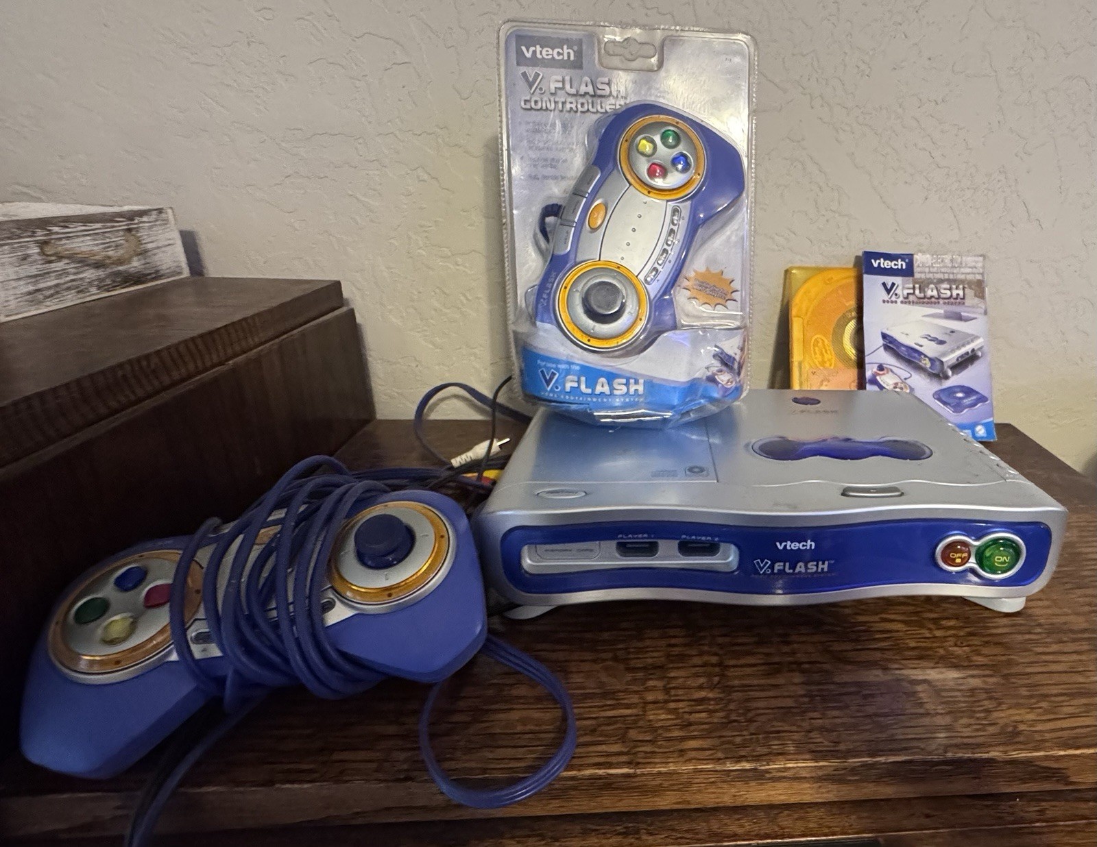 VTech V.Flash Home Edutainment System With 2 Games, manuals , Tested Works!