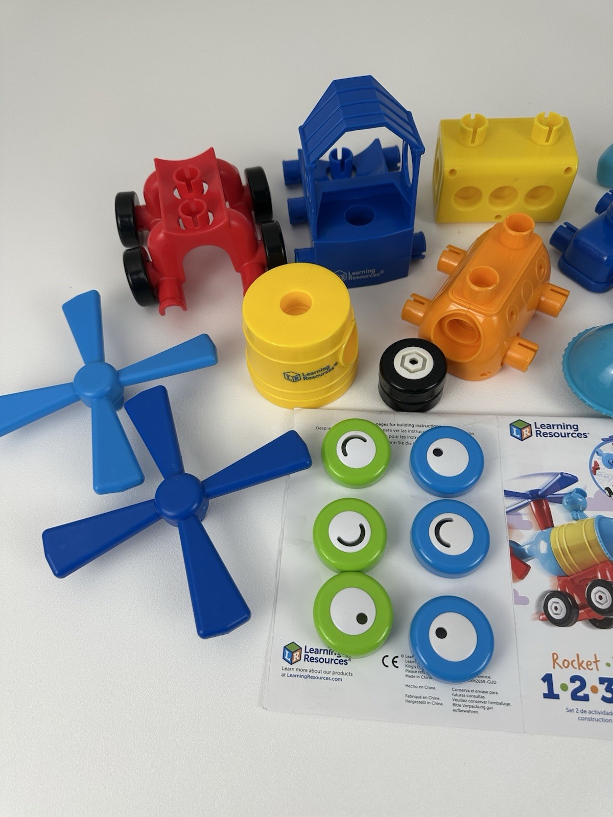 1-2-3 Build It! Rocket-Train-Helicopter Creative Thinking Plus Extra Pieces