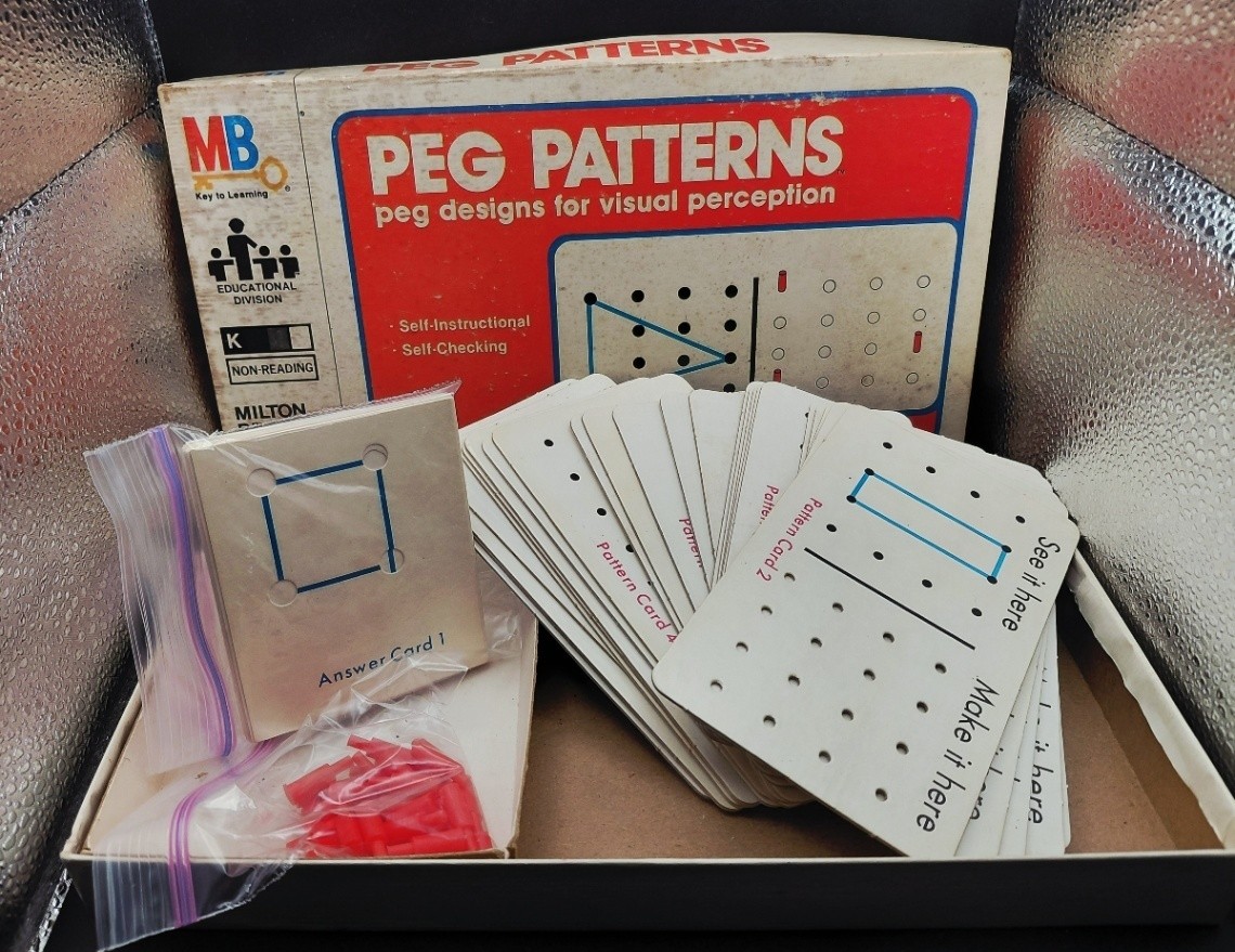 Vintage 1971 Milton Bradley Peg Patterns Educational Game Complete 8526