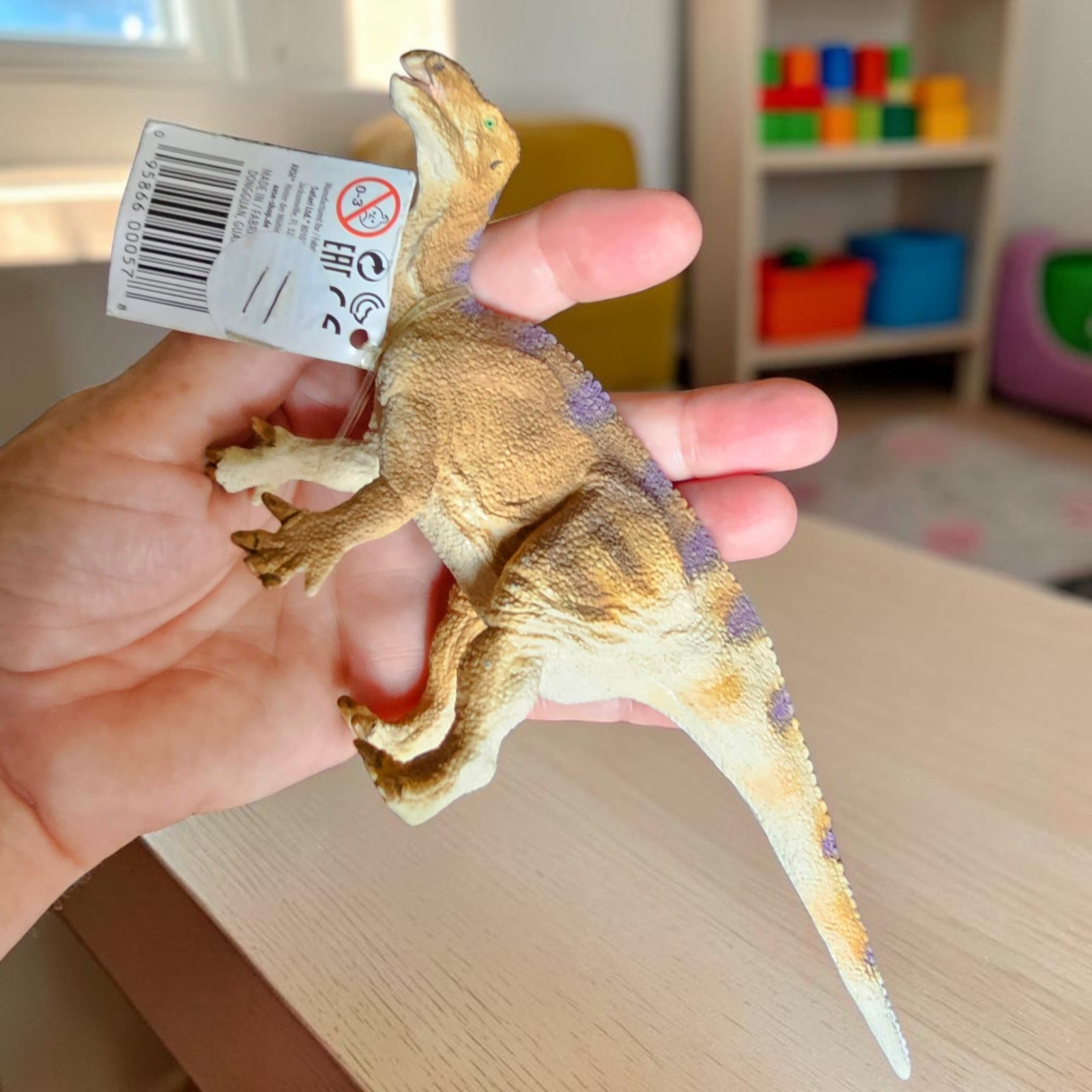 Iguanodon Dinosaur 7 in Realistic Prehistoric Toy Cretaceous Display Model
