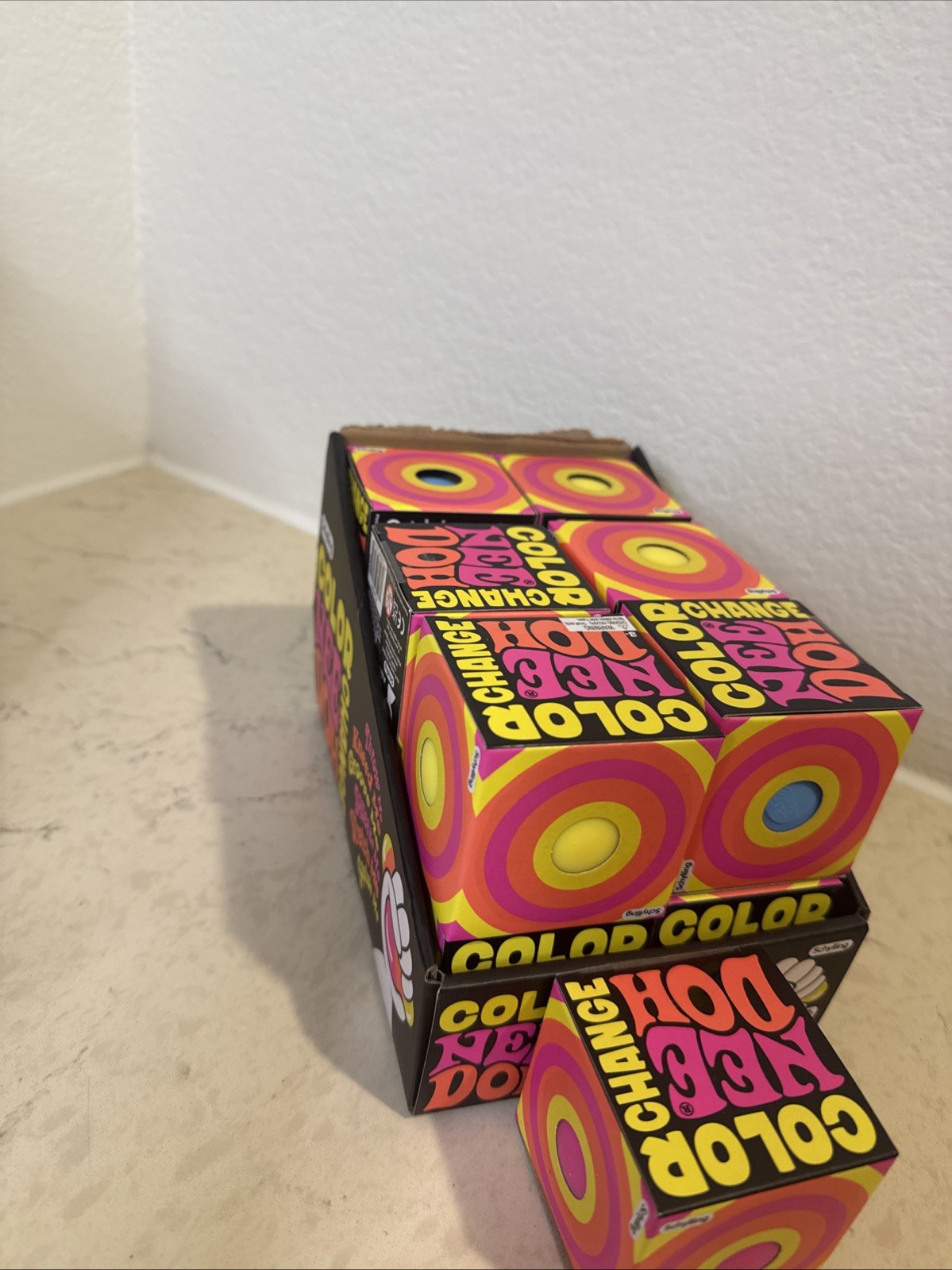 NeeDoh Color Change, Fast shipping, New And Sealed Box! Pick your color! Single