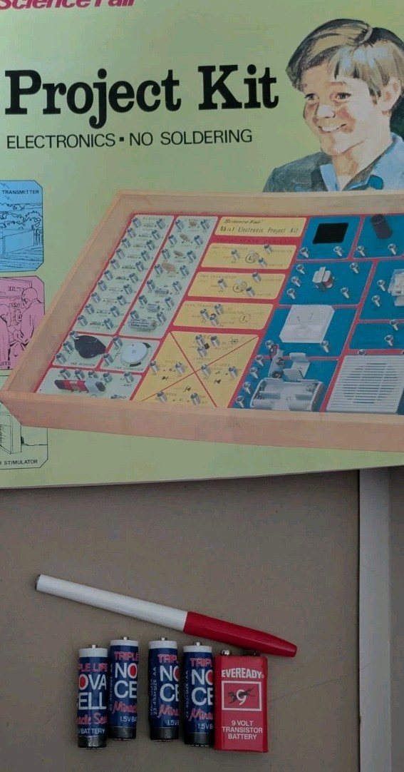 Vintage 1972 65 in 1 Science Fair Electronics Project Kit Cat. No. 28-250