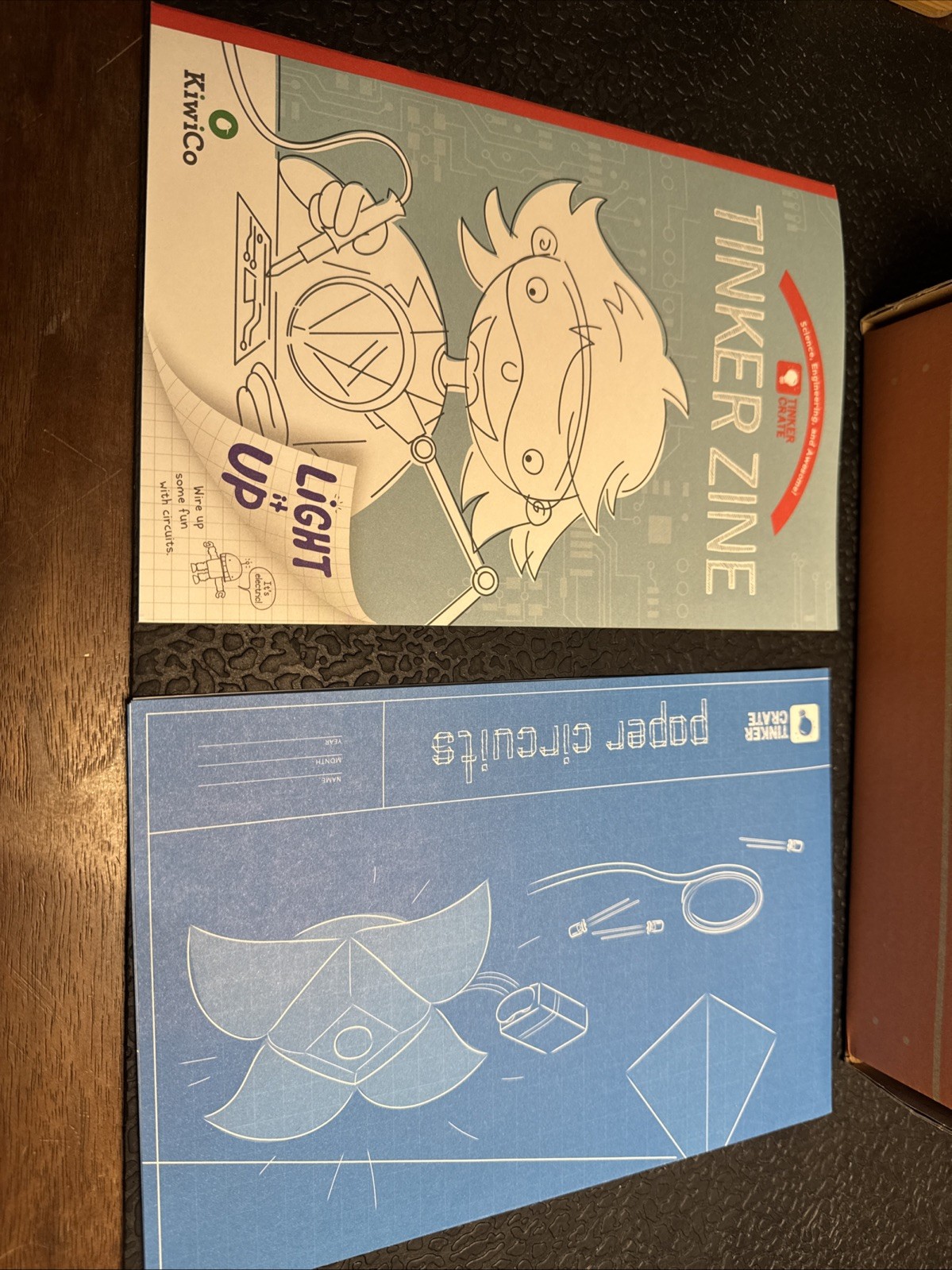 1 New STEM Kiwi Co. Tinker Crate PAPER CIRCUITS A HANDS ON SCIENCE EXPERIENCE