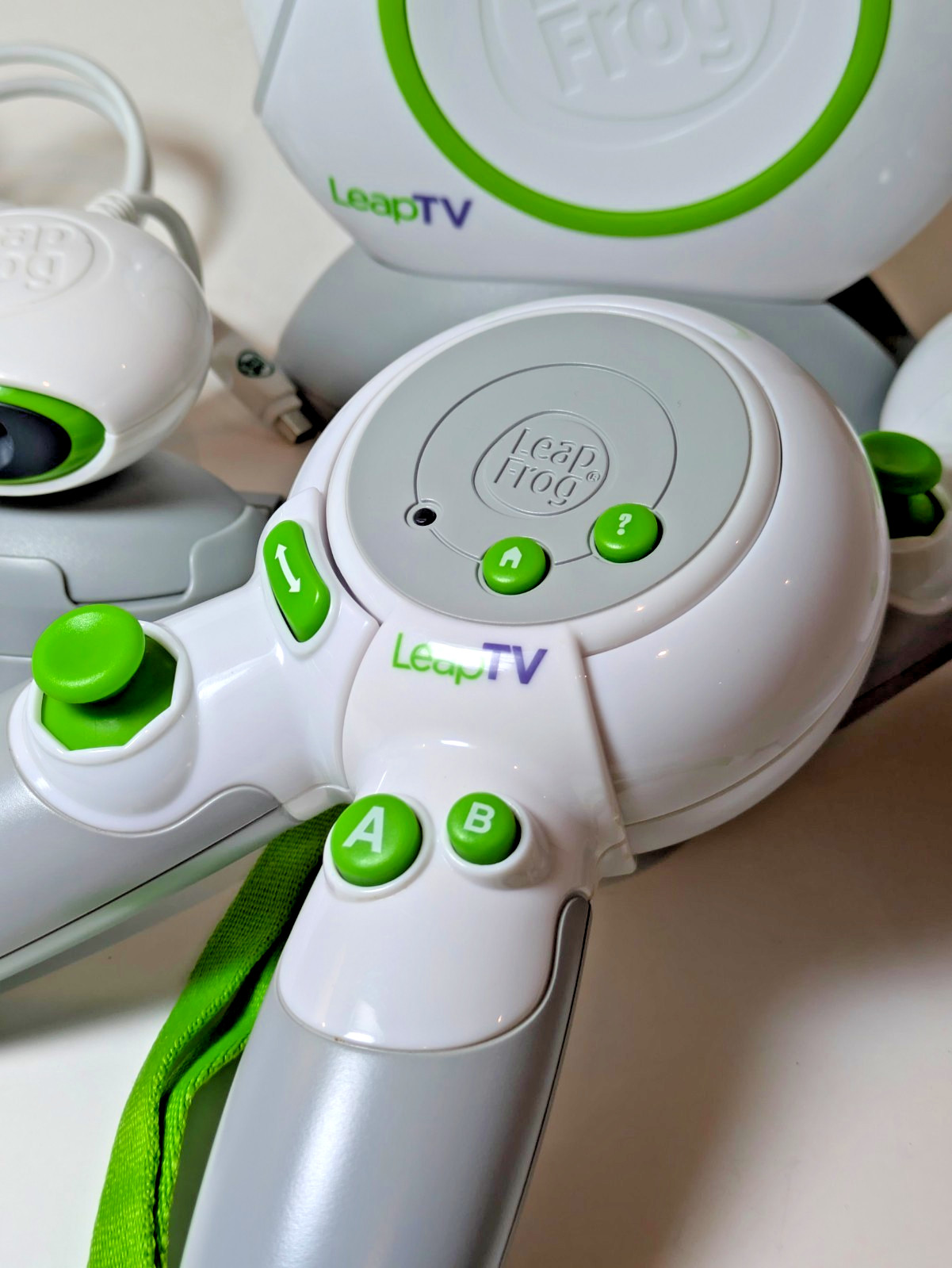 LeapTV Game Console Kids LeapFrog Educational Bundle 2 Controllers Camera Tested