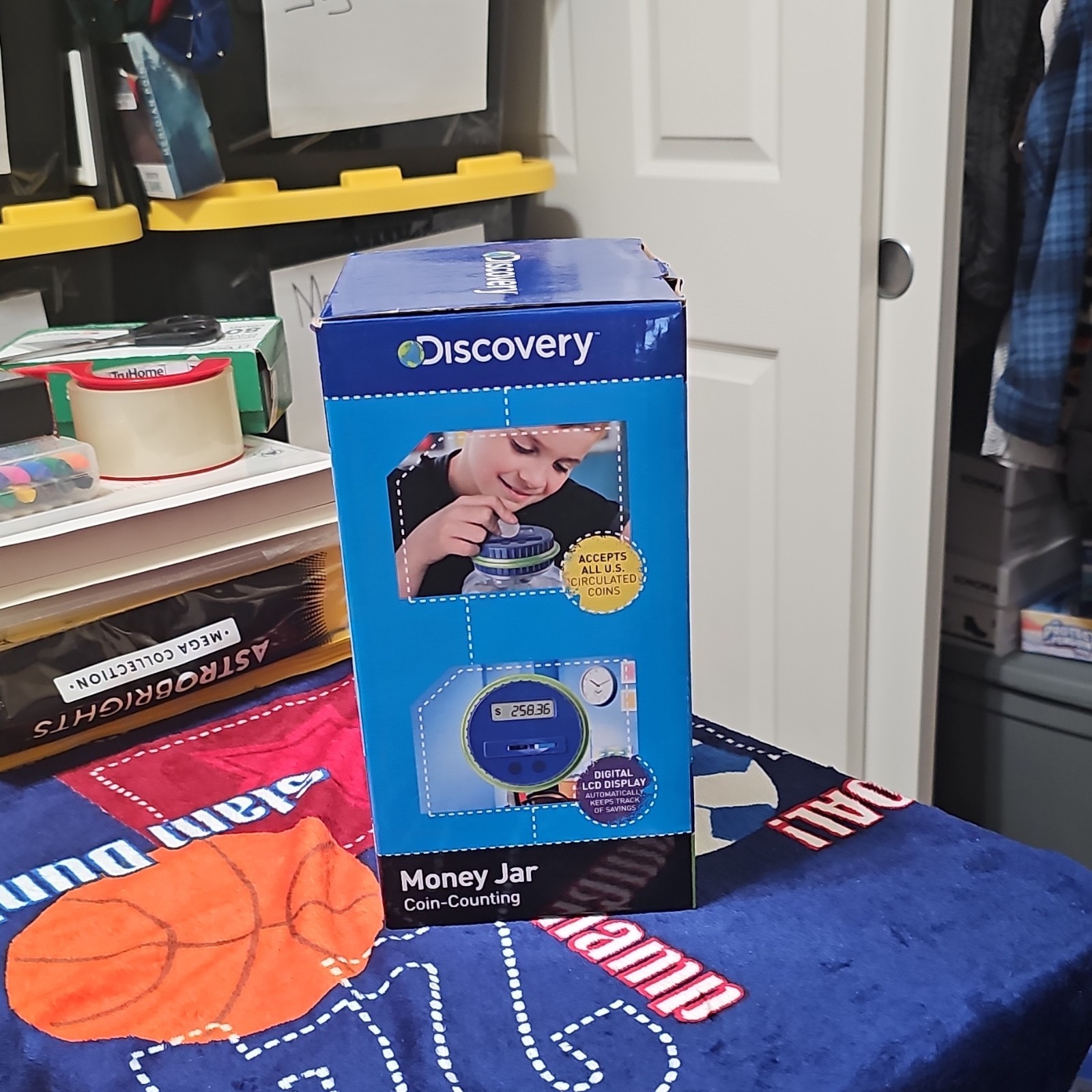 Discovery Coin-Counting Money Jar Digital LCD Display for Ages 3+ Years