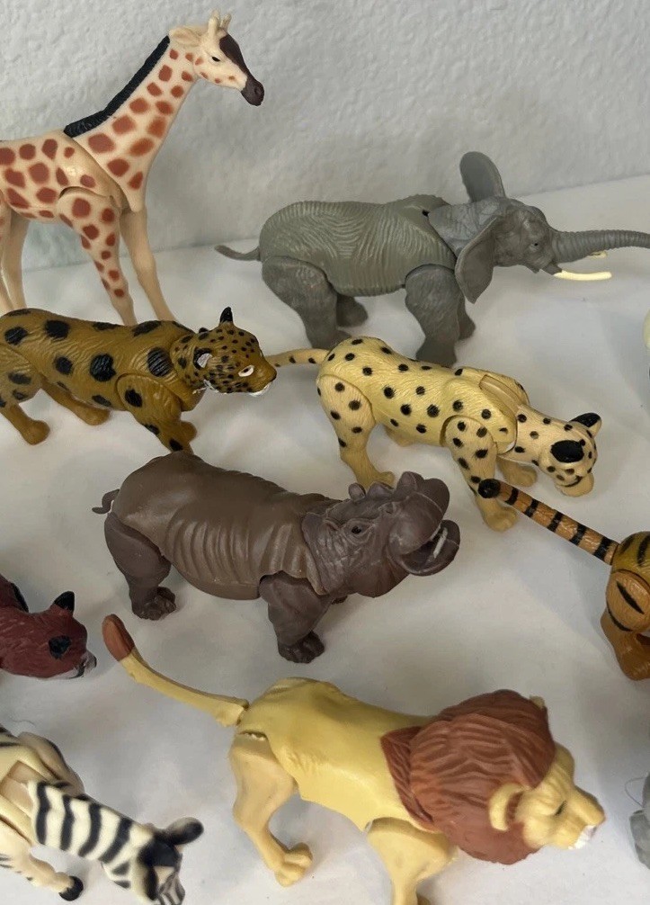 Lot Of 12 Safari Animals Figures Toys Wildlife Zoo Animal Figurine Jungle USED