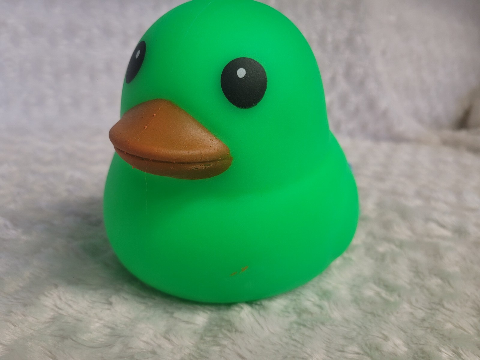 (LOT OF 3 Squishy Toys) Carrot, Duck, Needoh FuzzBall