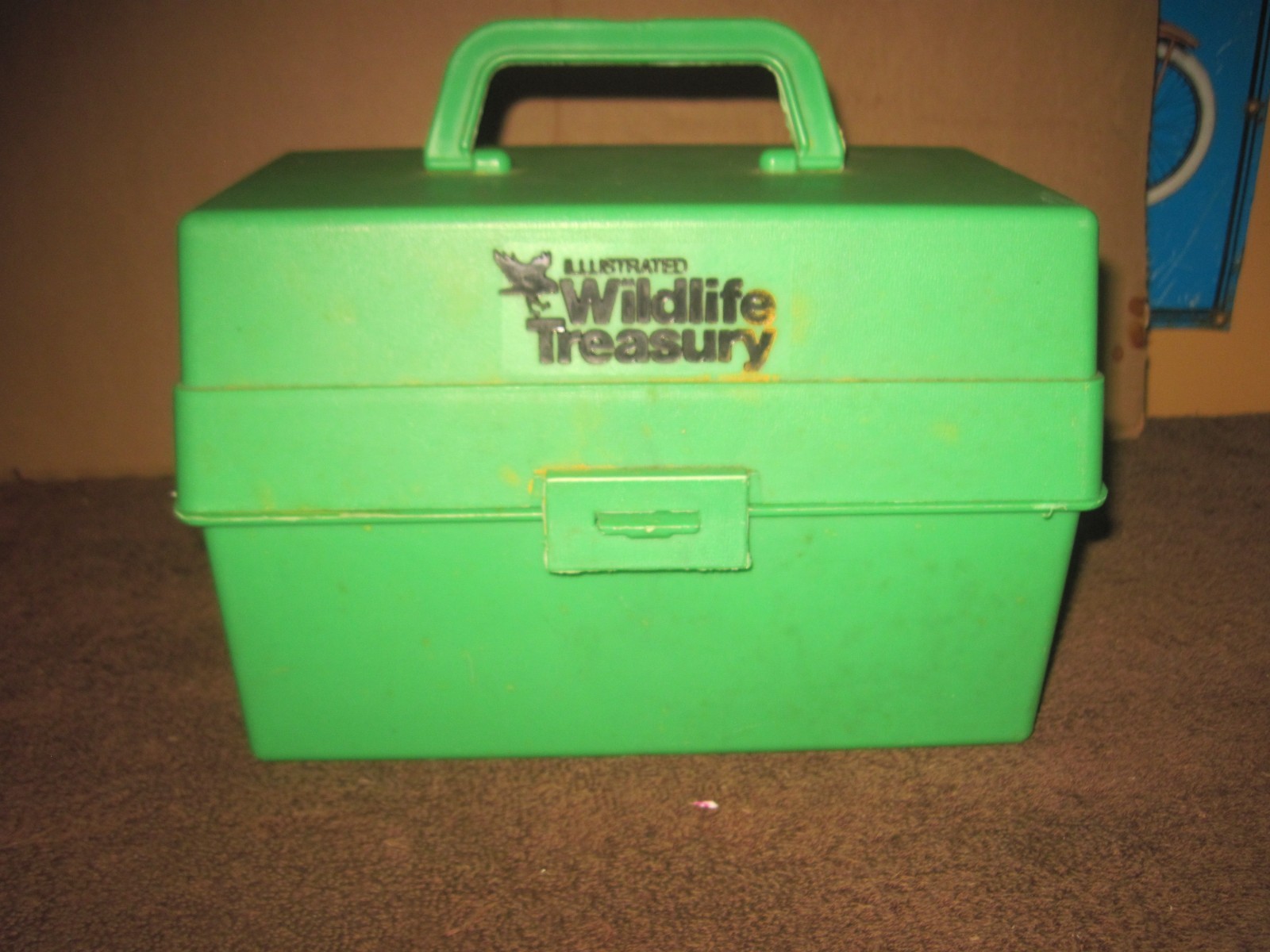 1970’s Illustrated Wildlife Treasury Animal Fact Cards & Carrying Case 400+ card