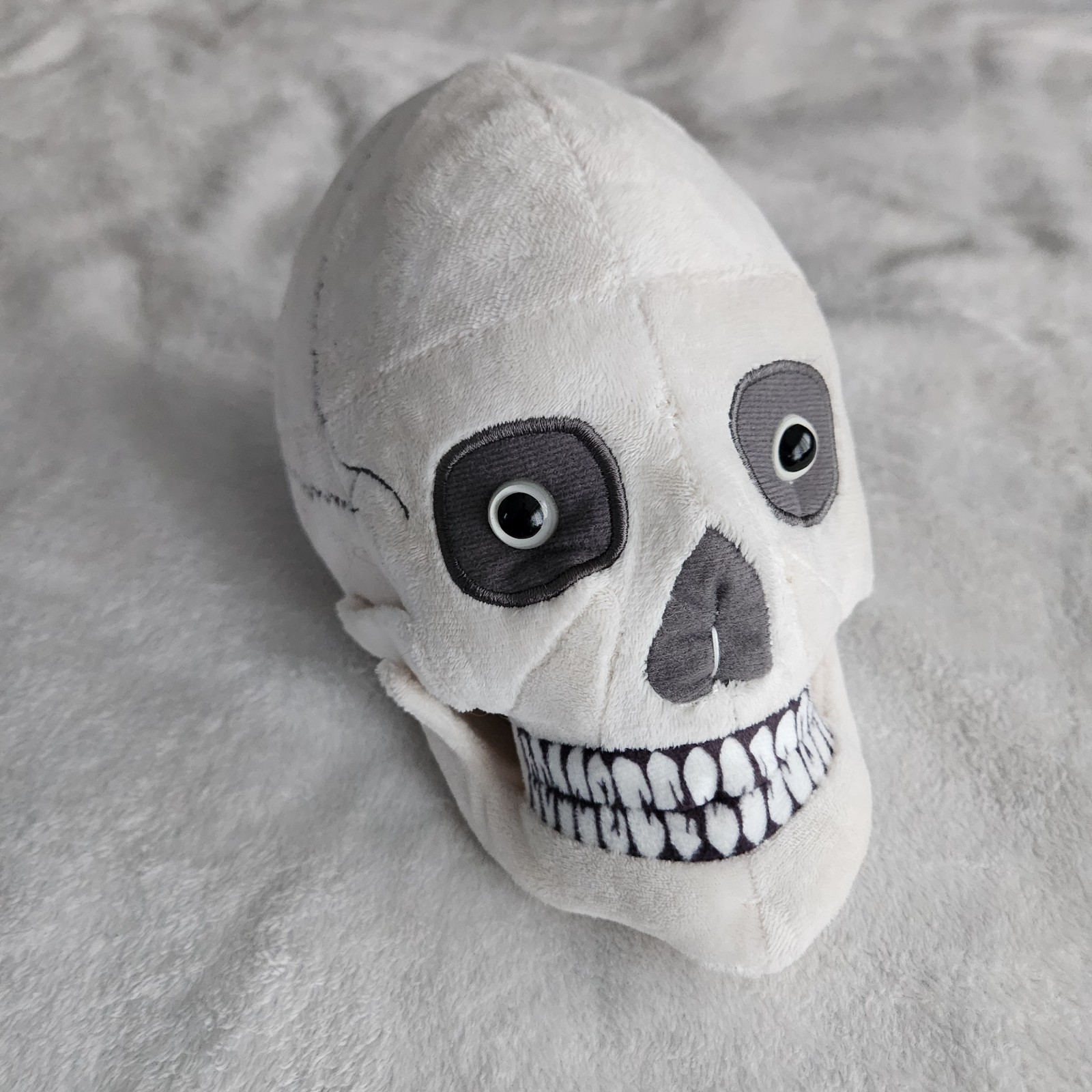 Giant Microbes Plush Skull – Life Size (ish) Anatomy Physiology Skeleton