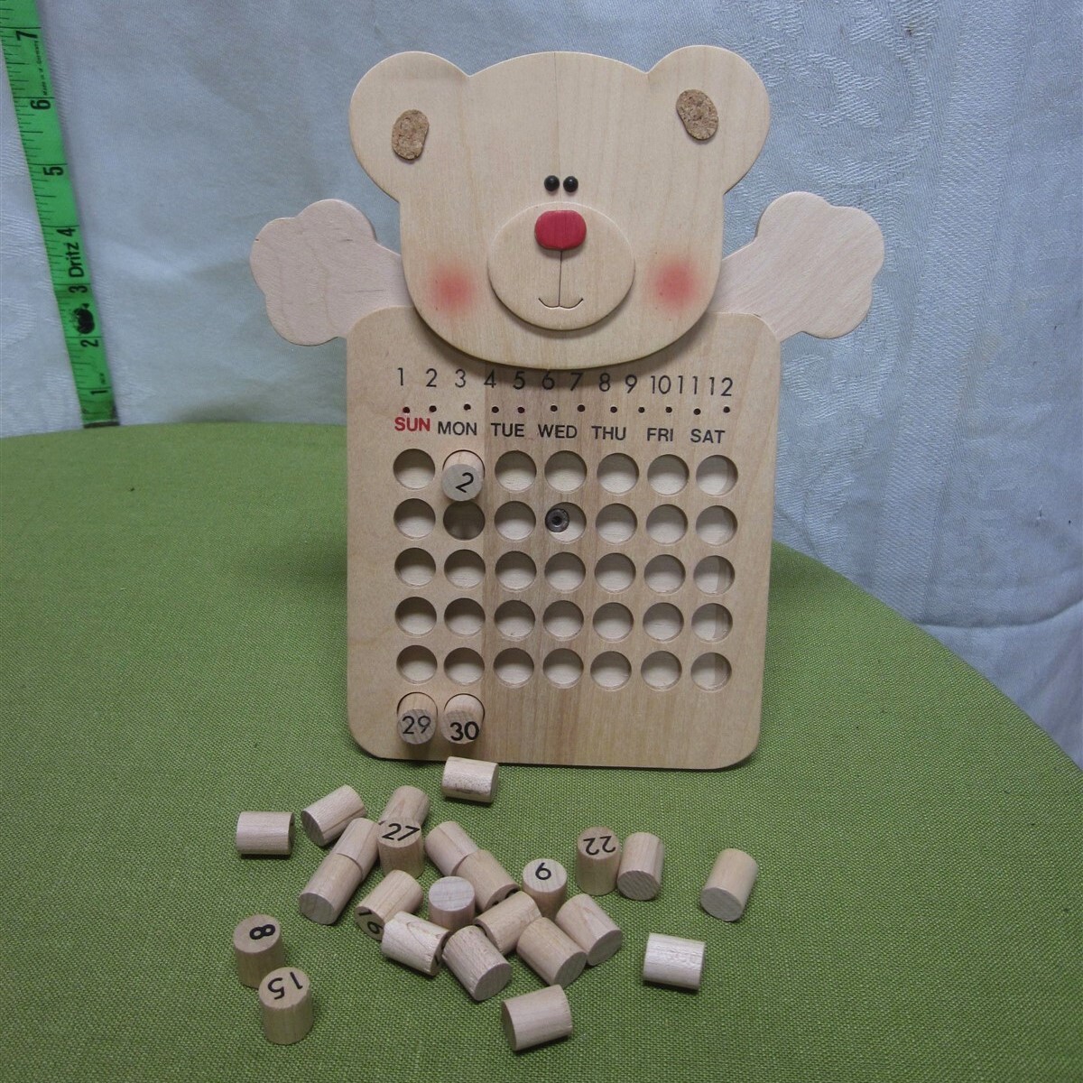 WOODEN TEDDY BEAR learning calendar w/ pegs Tabletop missing pieces