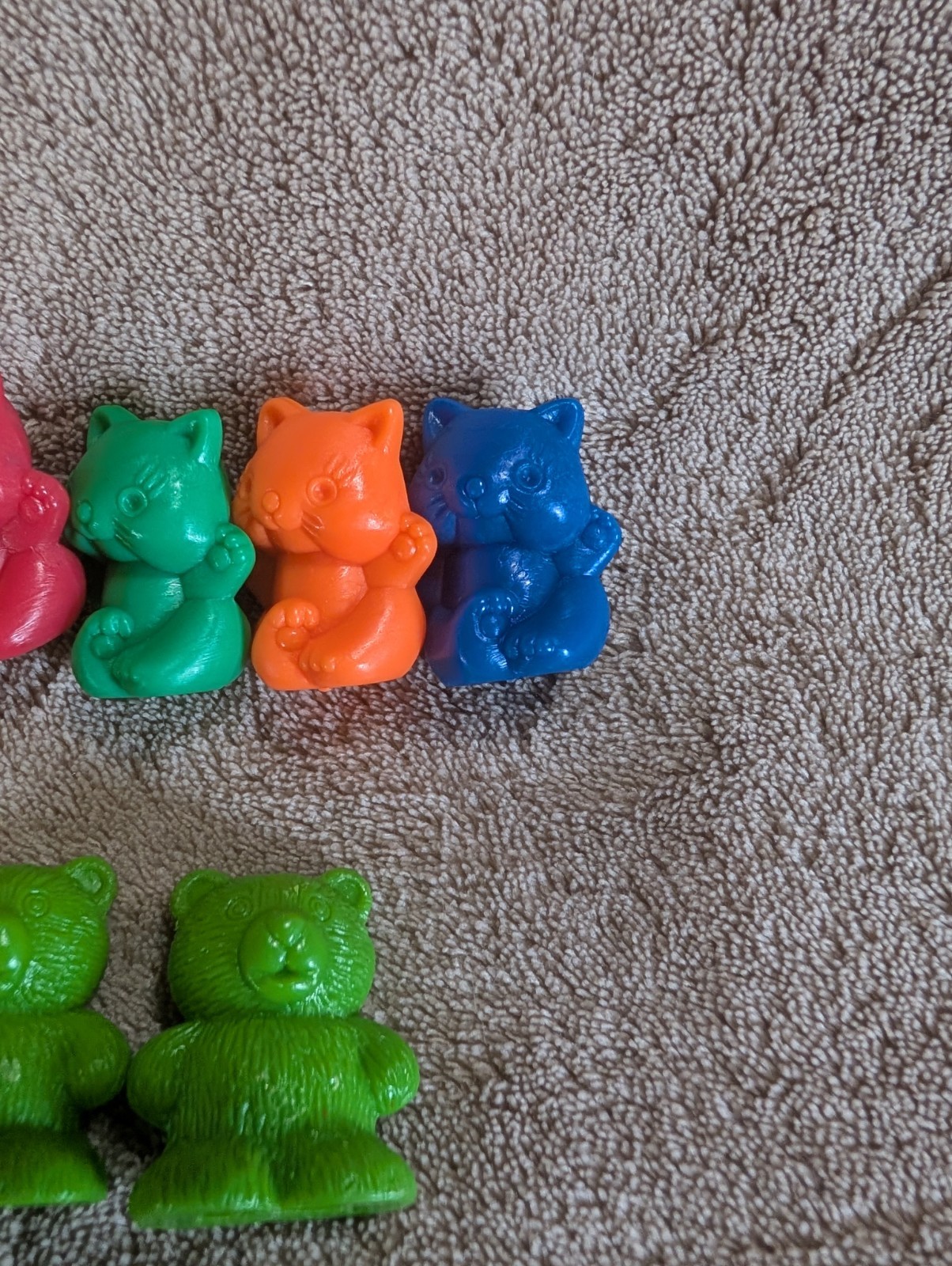 73 Colored Cat Figures Blue Red Yellow Green Orange Counting Toys (3 Bear)