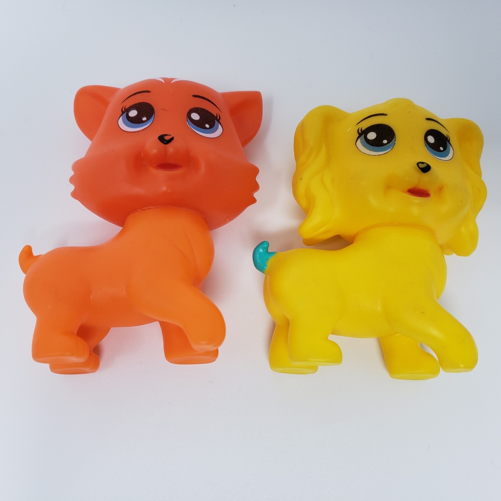 Dog Cat Kitten Plastic Toy Figures Not Branded Lot of 2