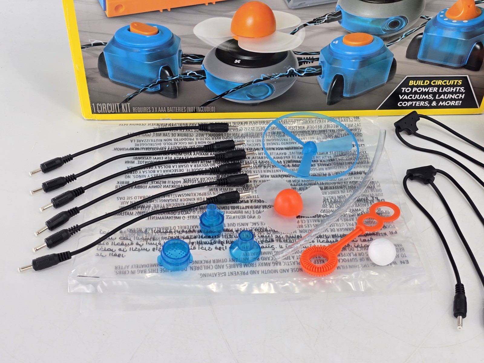 National Geographic Circuit Maker Kit – Electronics Kit for Kids W 40 Electricit