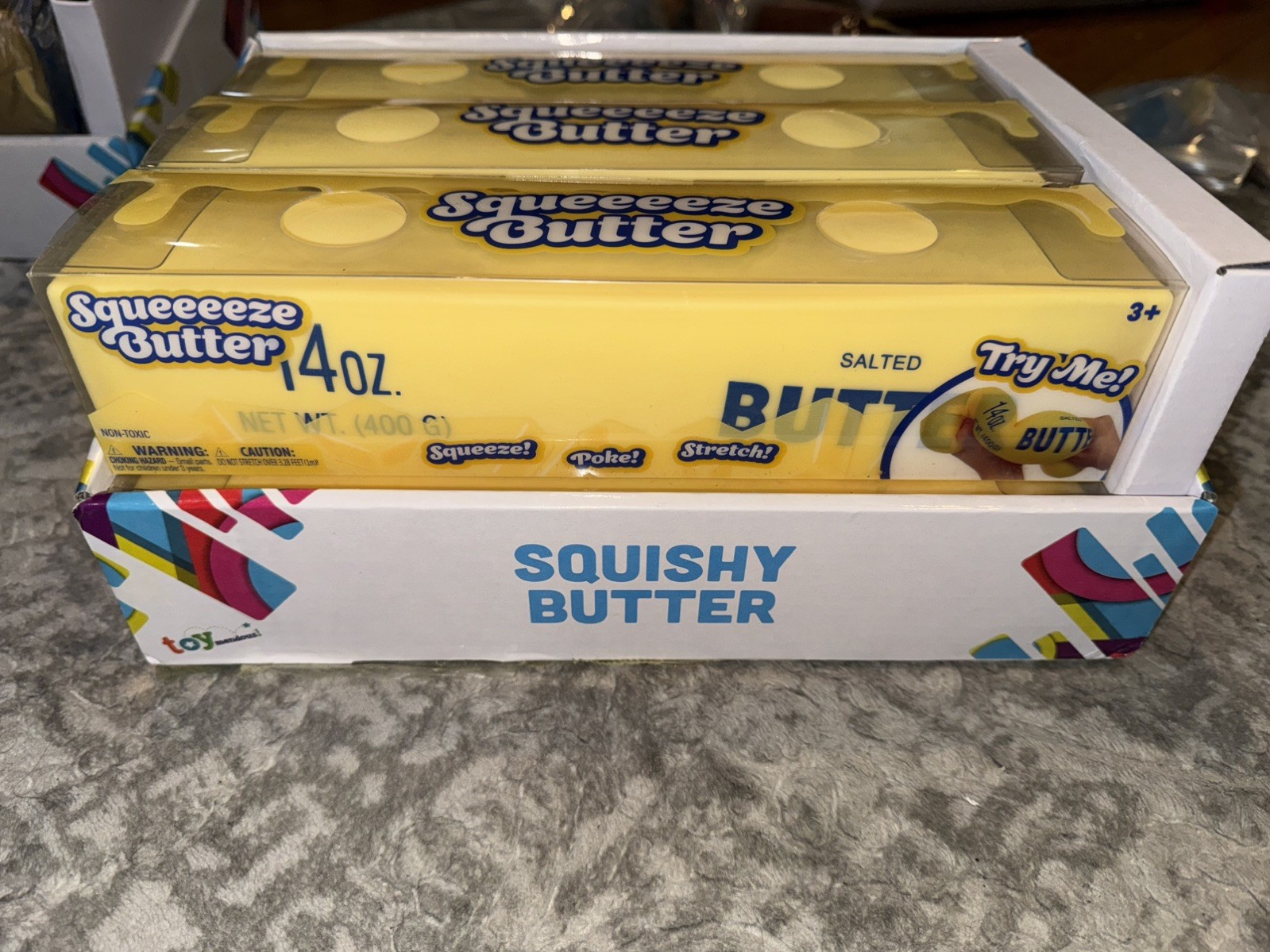 sunny days squeeeeze BUTTER 14oz lot of 6!! With display case!! FAST SHIP