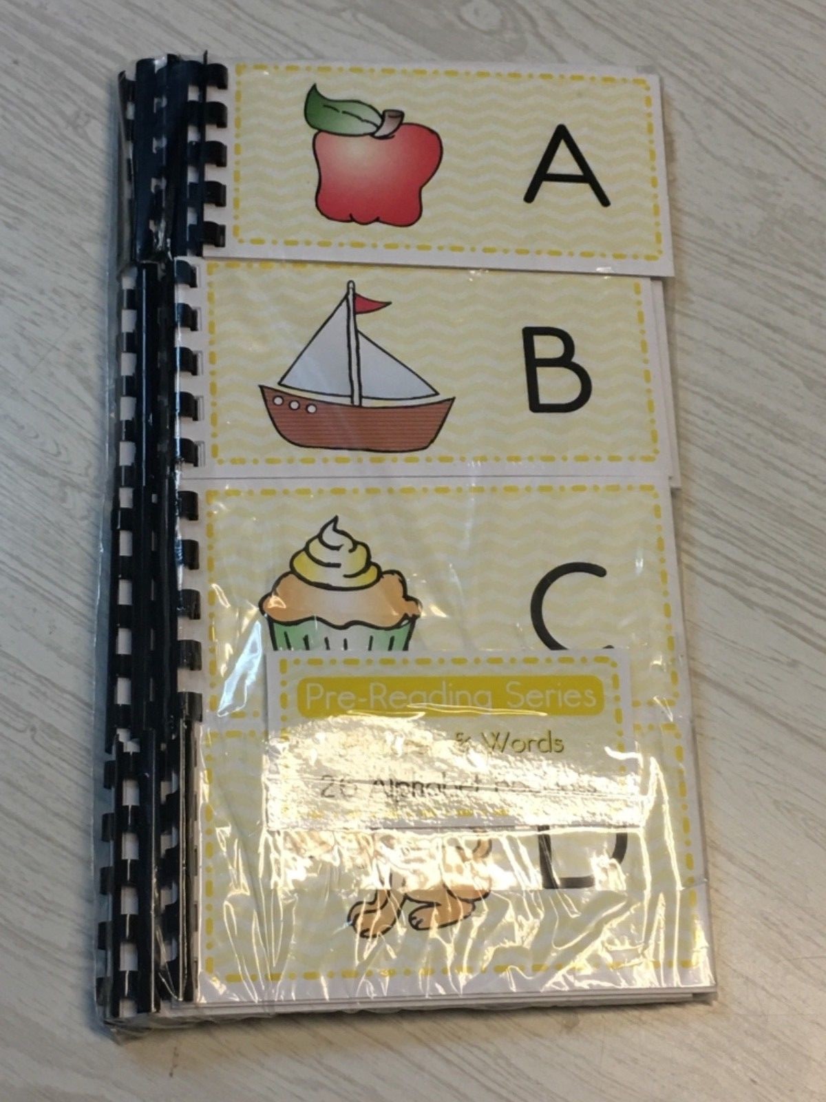 Montessori materials – Pre-Reading Series – 26 Pre-reading Alphabet Booklets