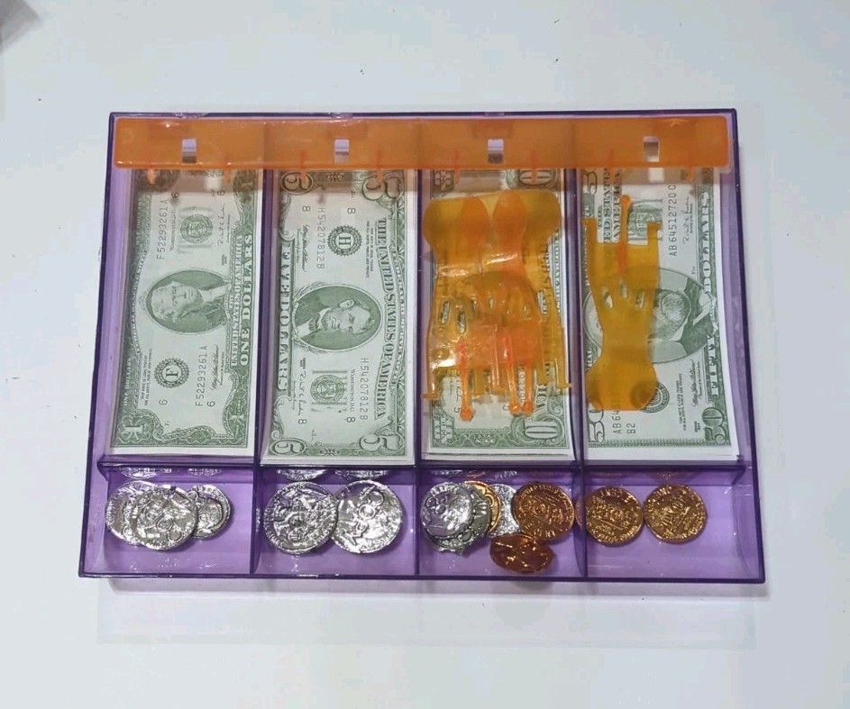 Lot of 15 Manipulatives – Money And Time -Home School/Math Class – Life Skills